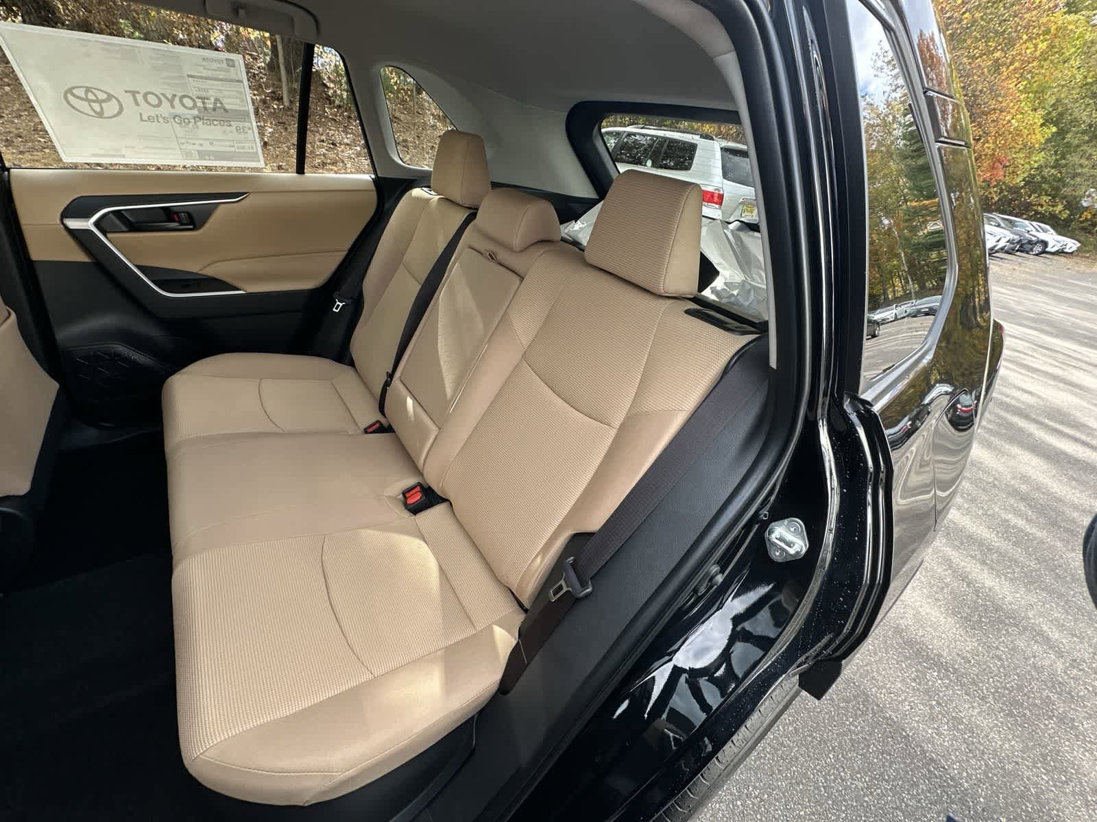 Thumbnail: 2025 Toyota RAV4 - 26