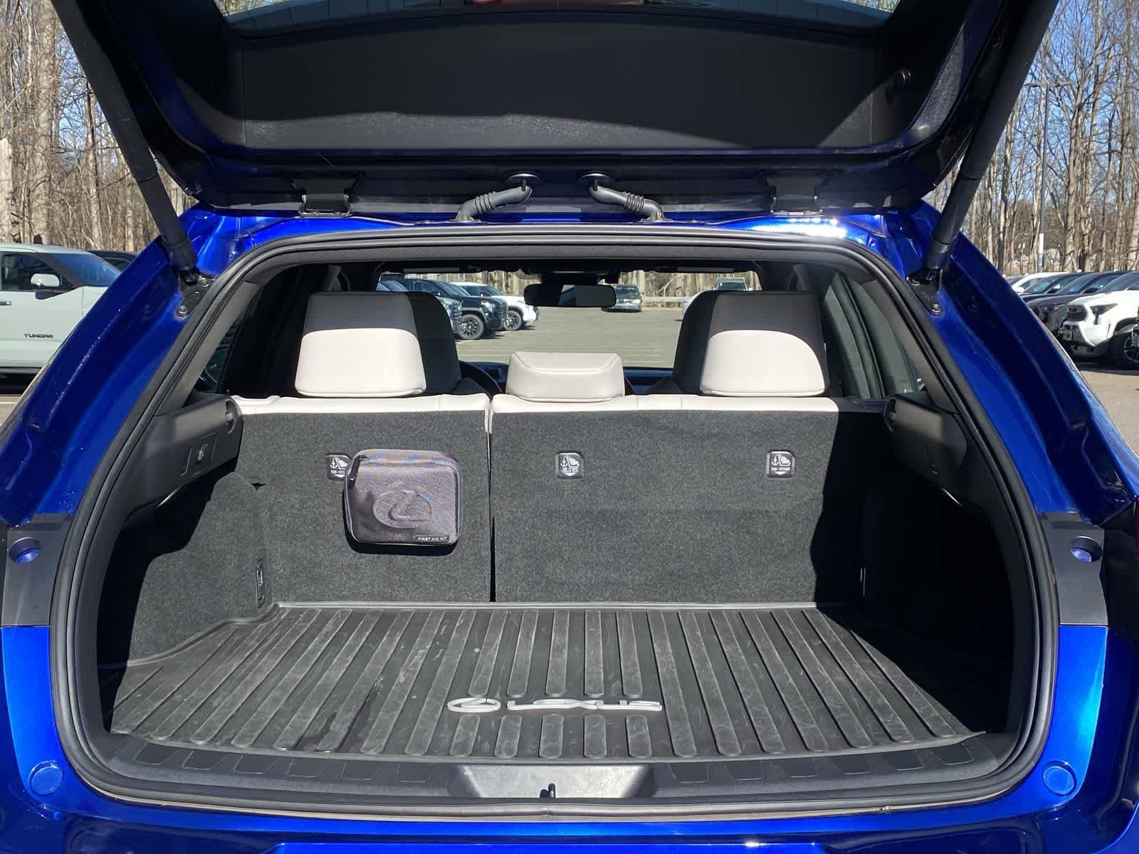 Thumbnail: 2023 Lexus UX - 15