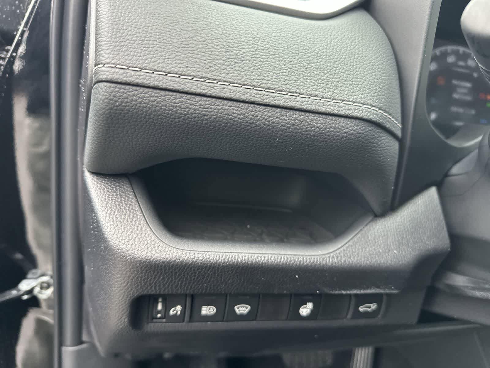 Thumbnail: 2025 Toyota RAV4 - 21