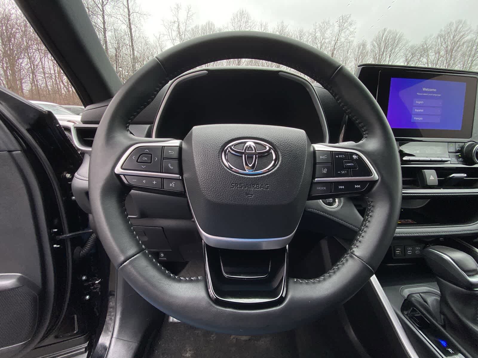 Thumbnail: 2025 Toyota Highlander - 30