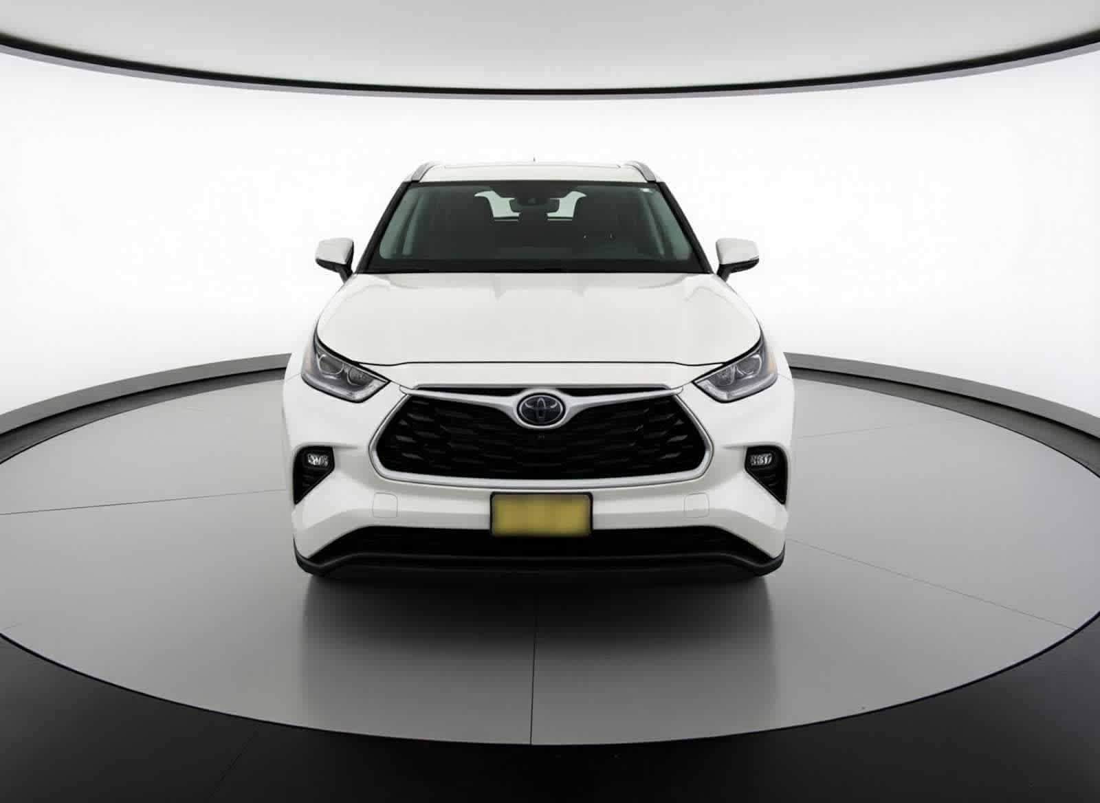 Thumbnail: 2021 Toyota Highlander - 2