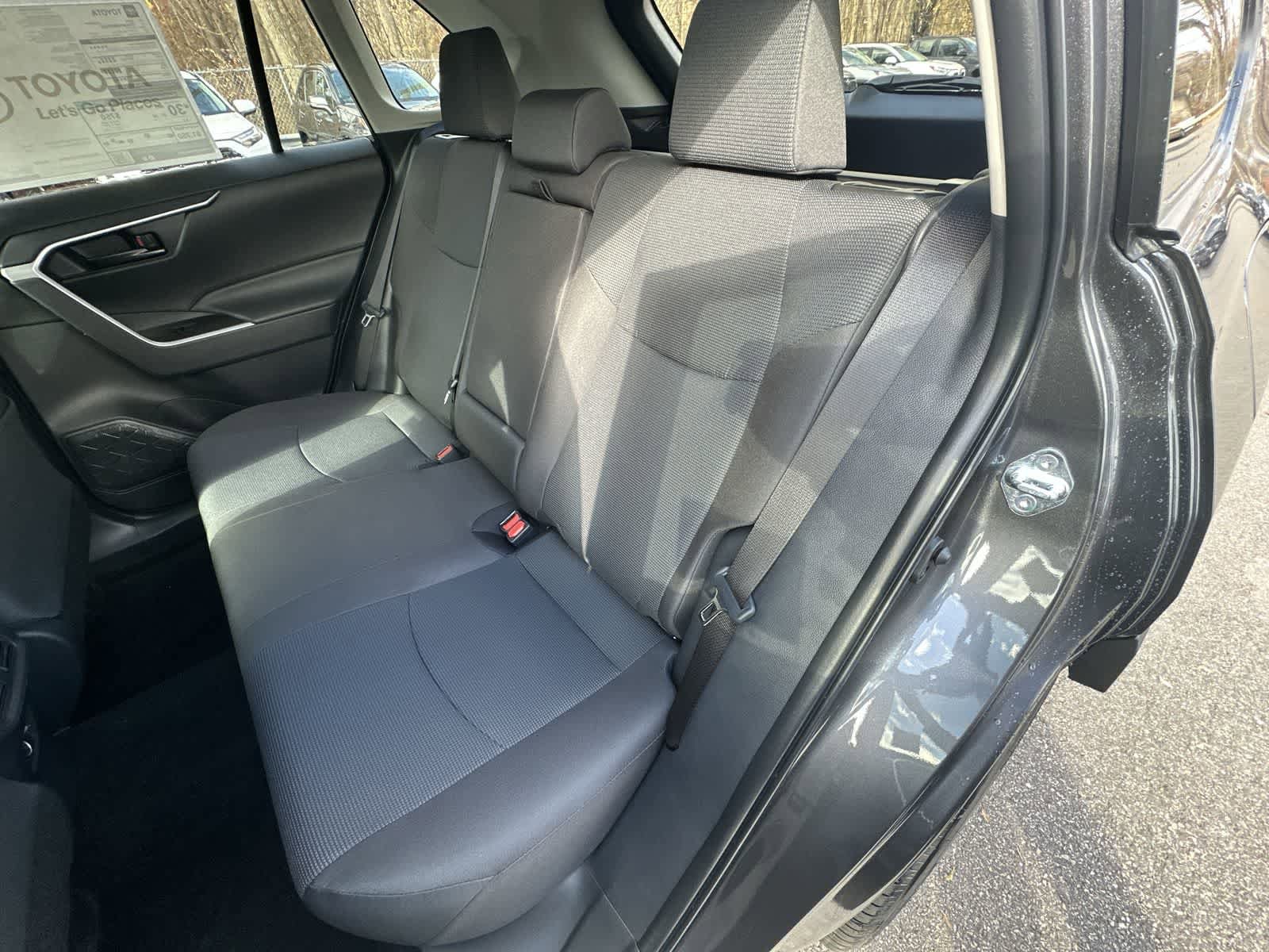 Thumbnail: 2025 Toyota RAV4 - 25