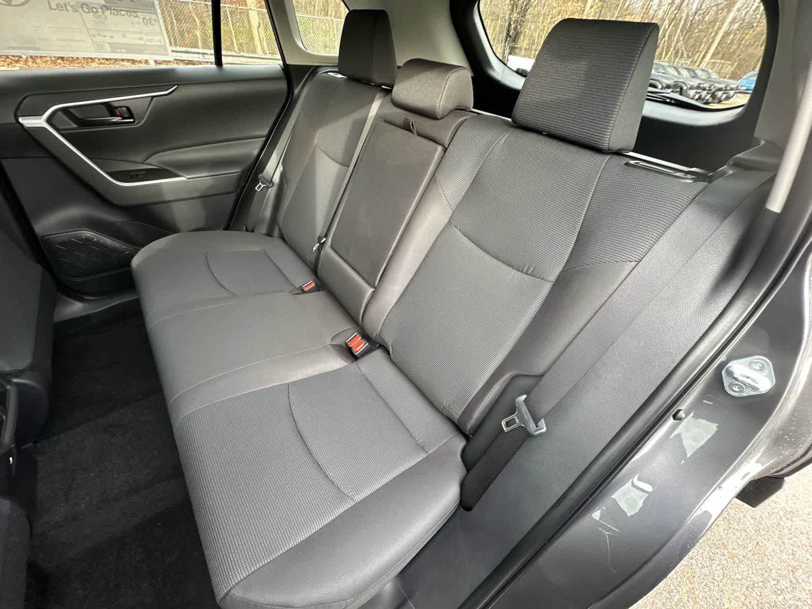 Thumbnail: 2025 Toyota RAV4 - 28