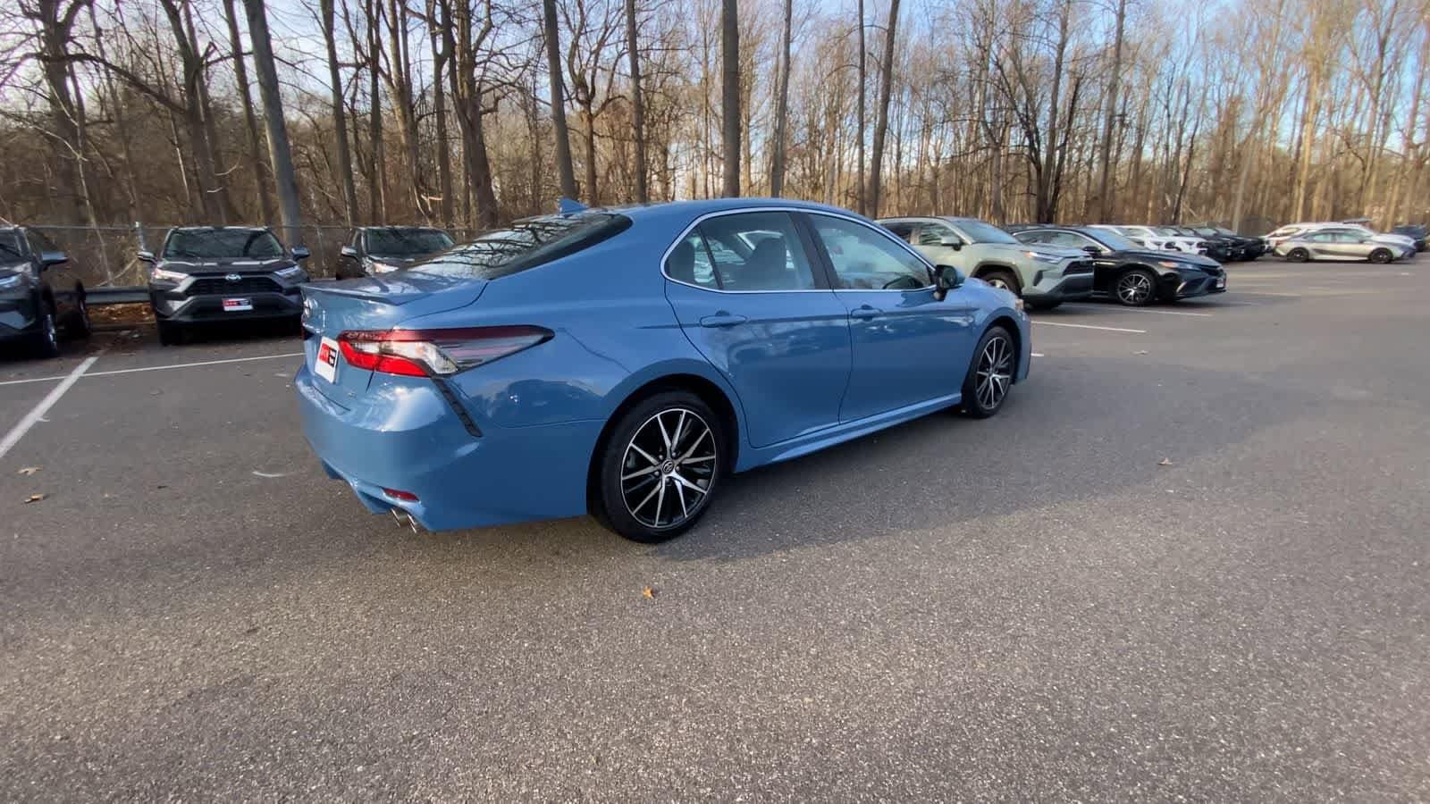 Thumbnail: 2023 Toyota Camry - 16