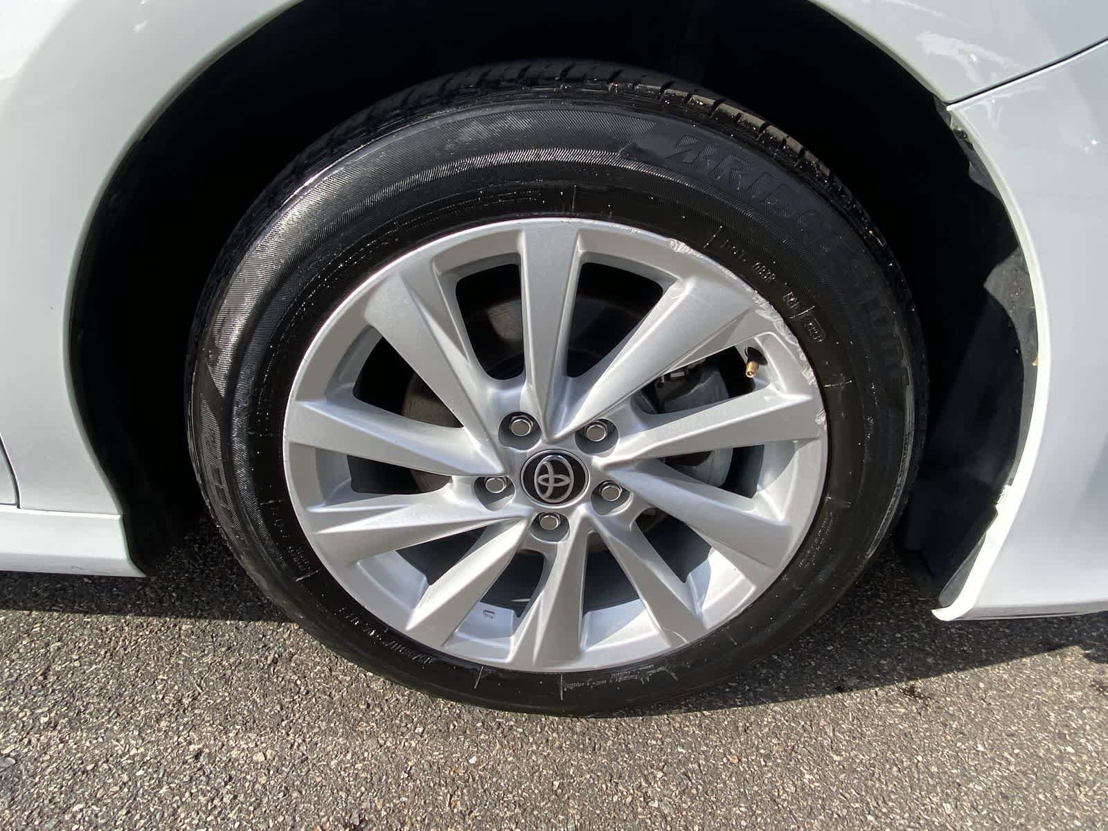 Thumbnail: 2023 Toyota Camry - 21