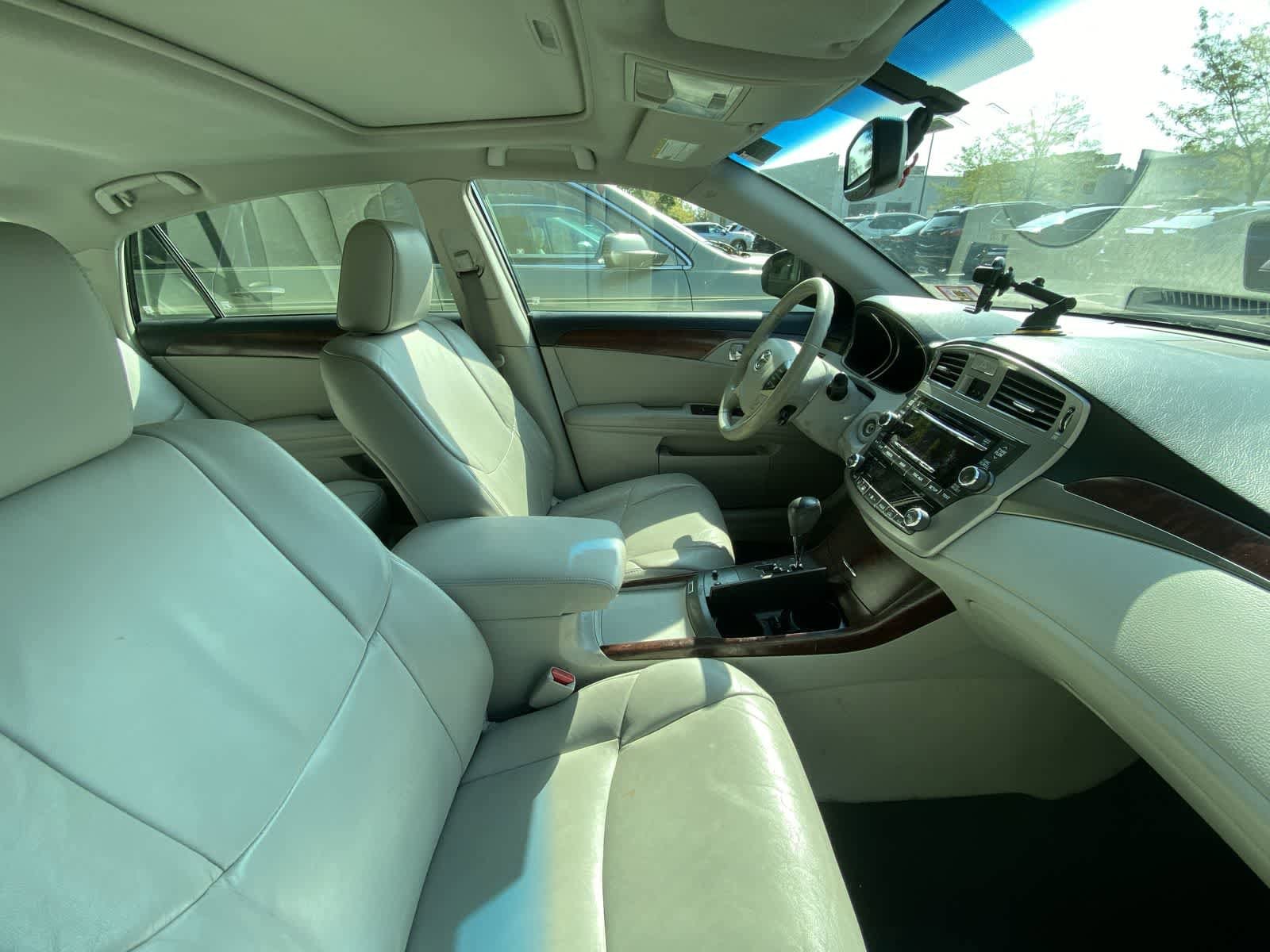 Thumbnail: 2011 Toyota Avalon - 6