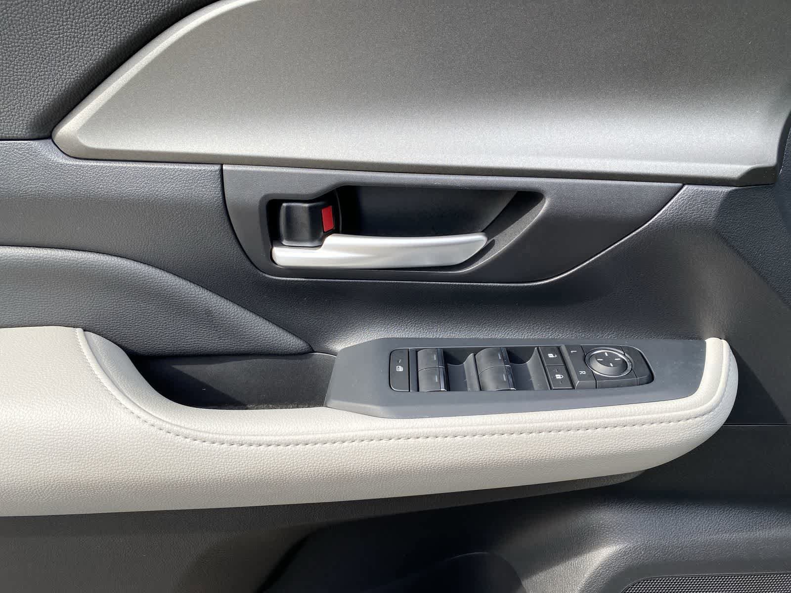 Thumbnail: 2025 Toyota Grand Highlander - 19