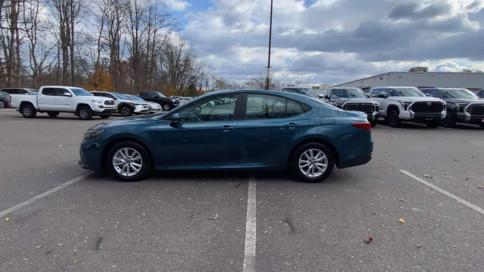 Thumbnail: 2025 Toyota Camry - 11