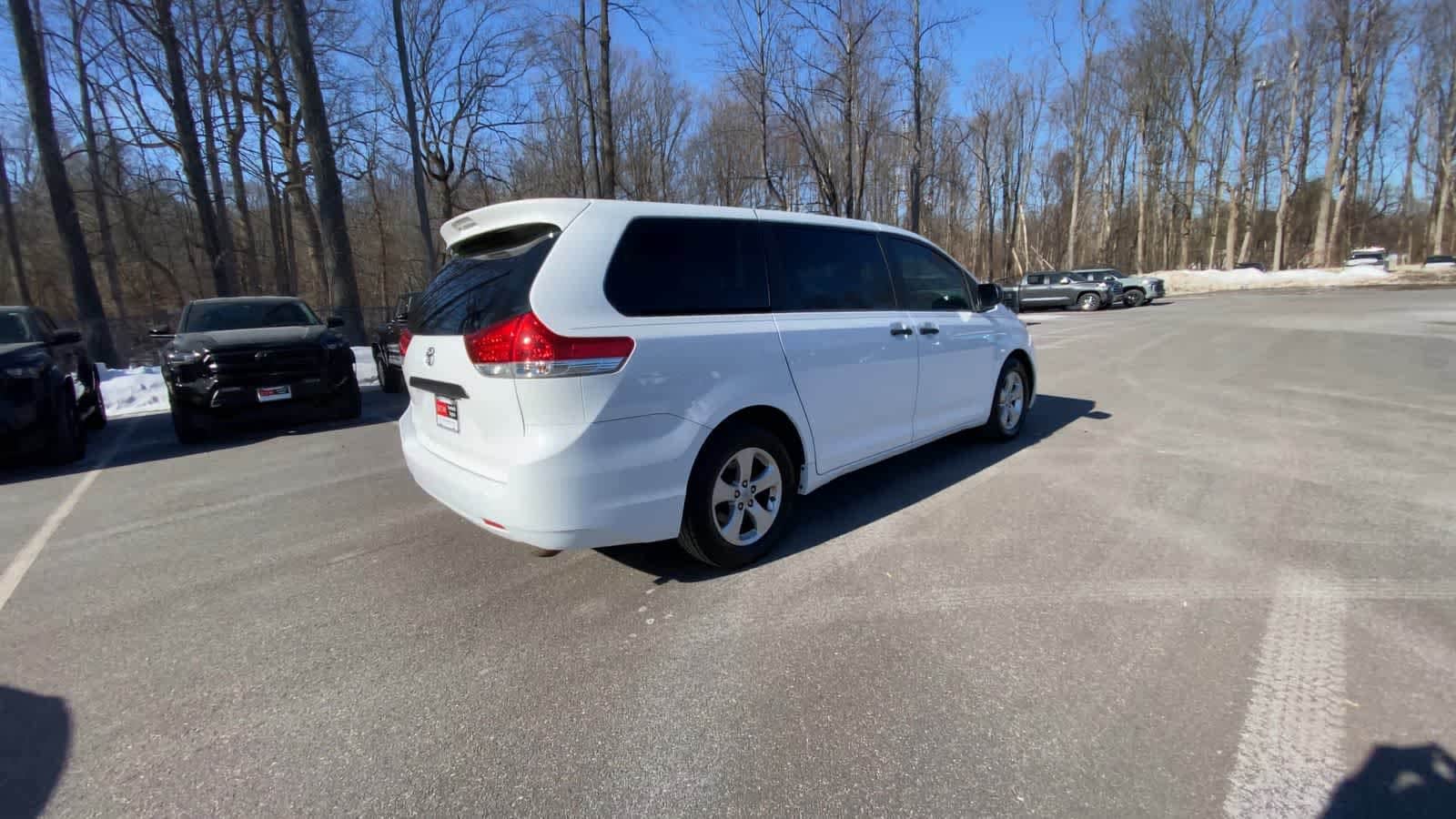 Thumbnail: 2013 Toyota Sienna - 16