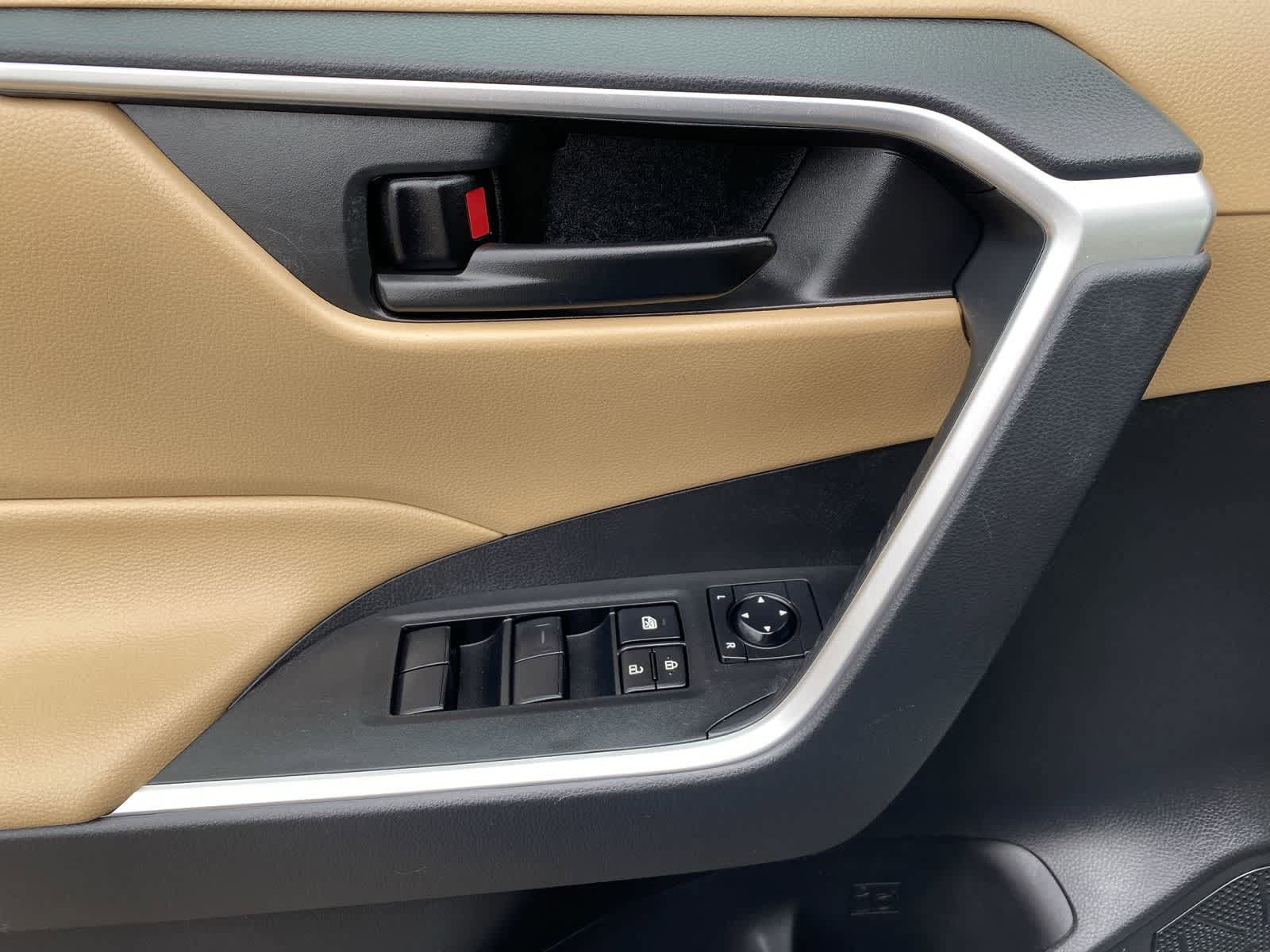 Thumbnail: 2023 Toyota RAV4 - 15