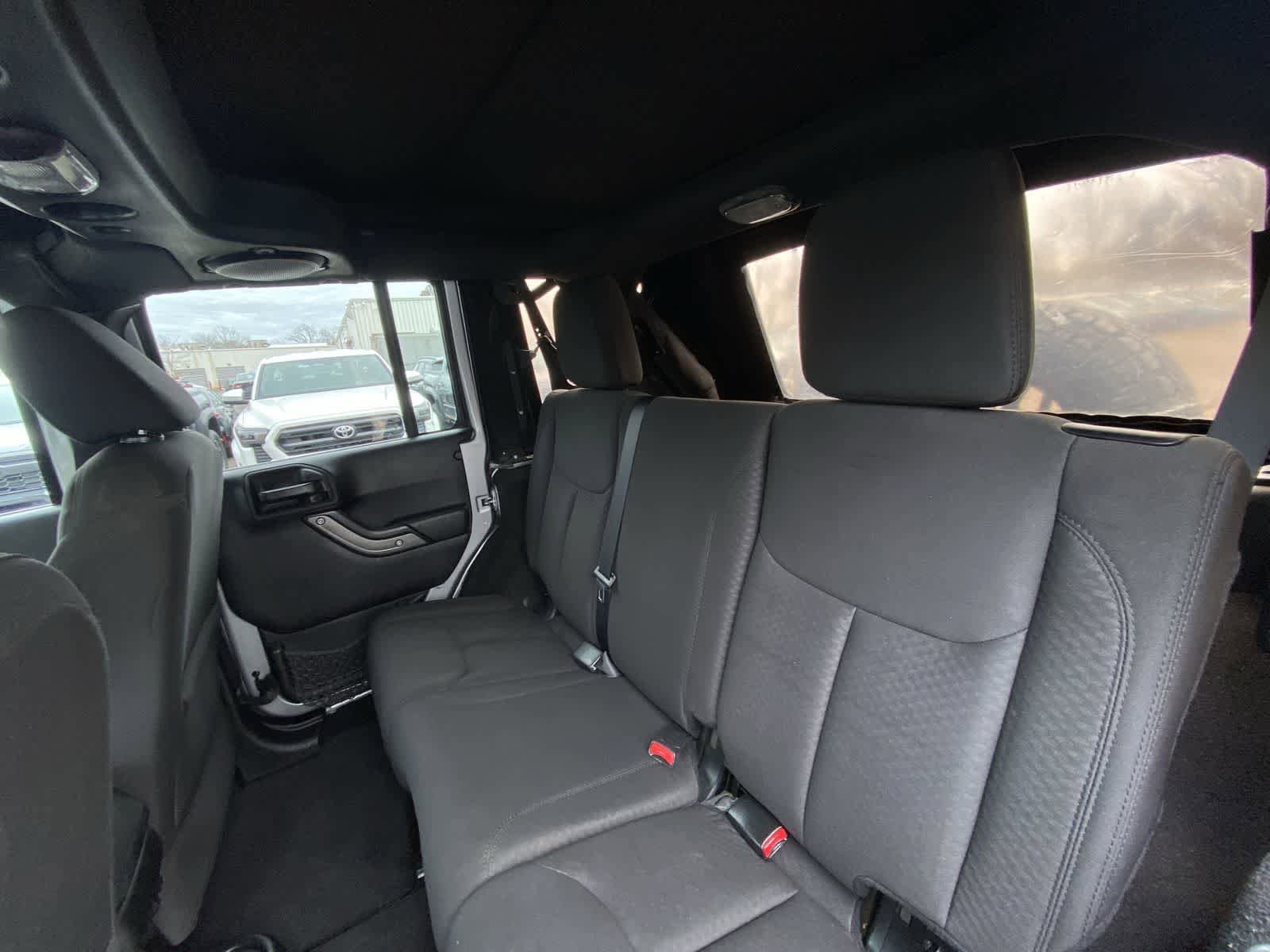 Thumbnail: 2014 Jeep Wrangler - 25