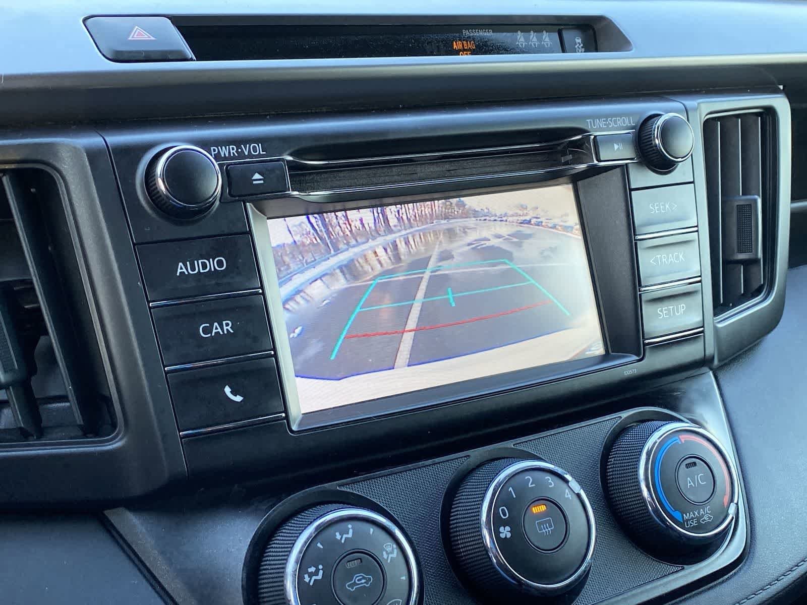 Thumbnail: 2018 Toyota RAV4 - 33