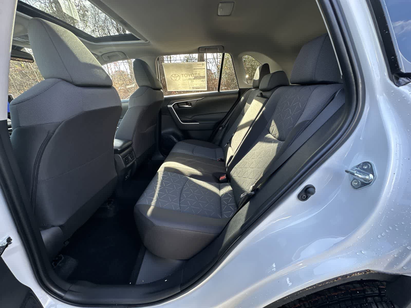 Thumbnail: 2025 Toyota RAV4 - 27