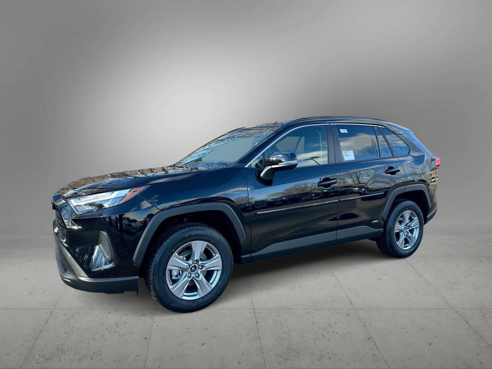 2025 Toyota RAV4 LE's photo