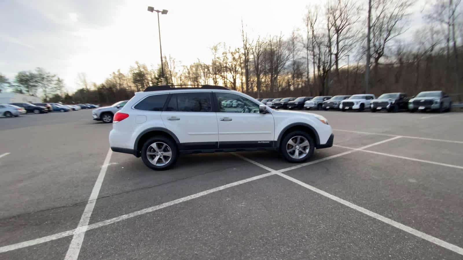 Thumbnail: 2014 Subaru Outback - 10