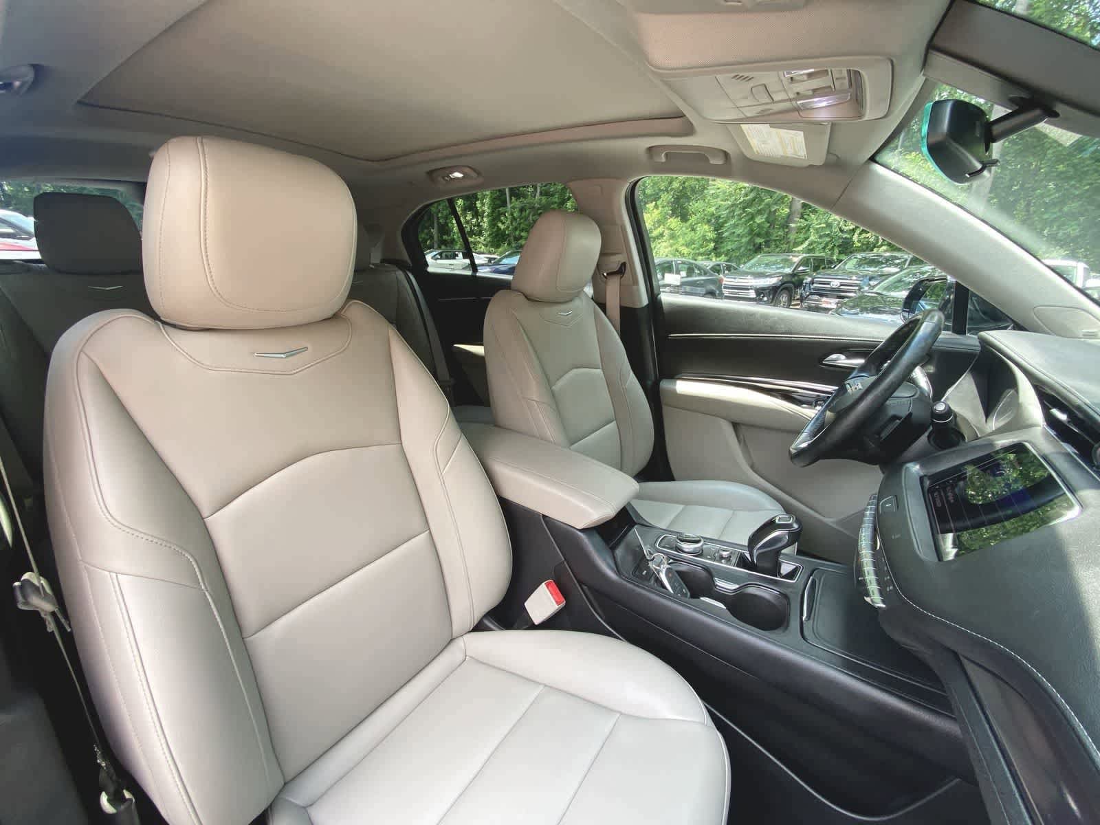 Thumbnail: 2019 Cadillac XT4 - 22