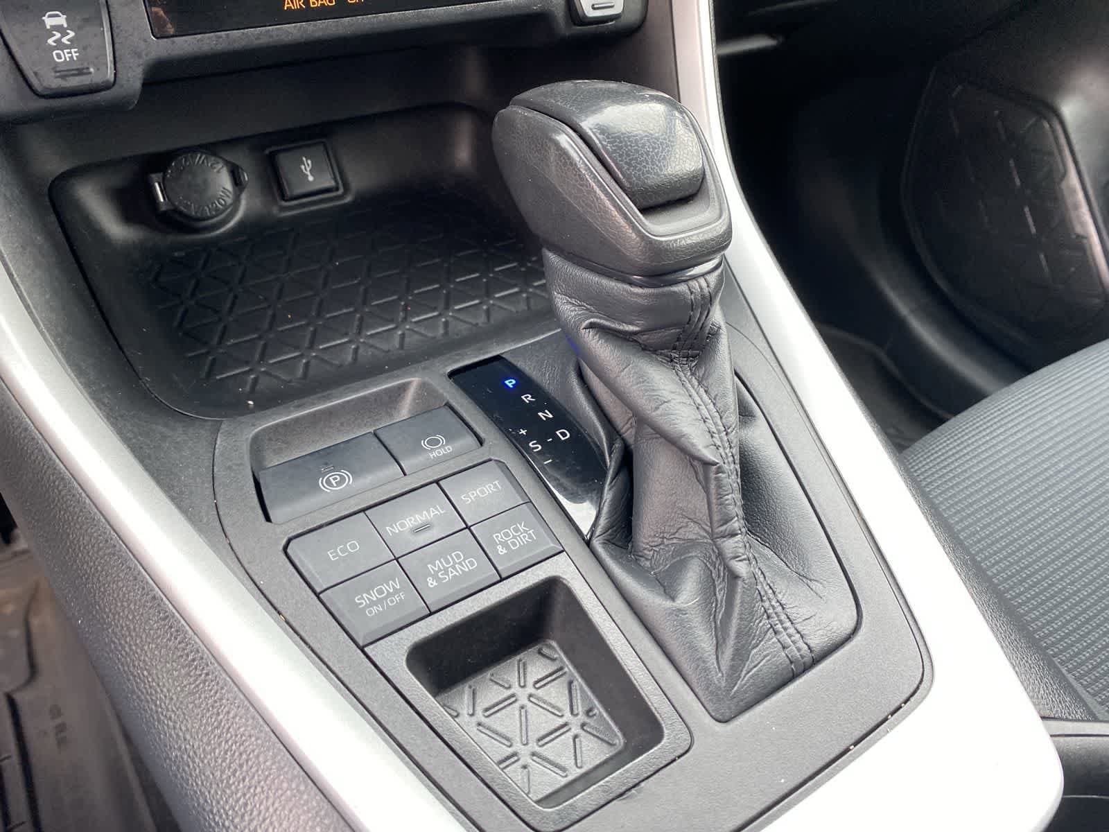 Thumbnail: 2021 Toyota RAV4 - 37