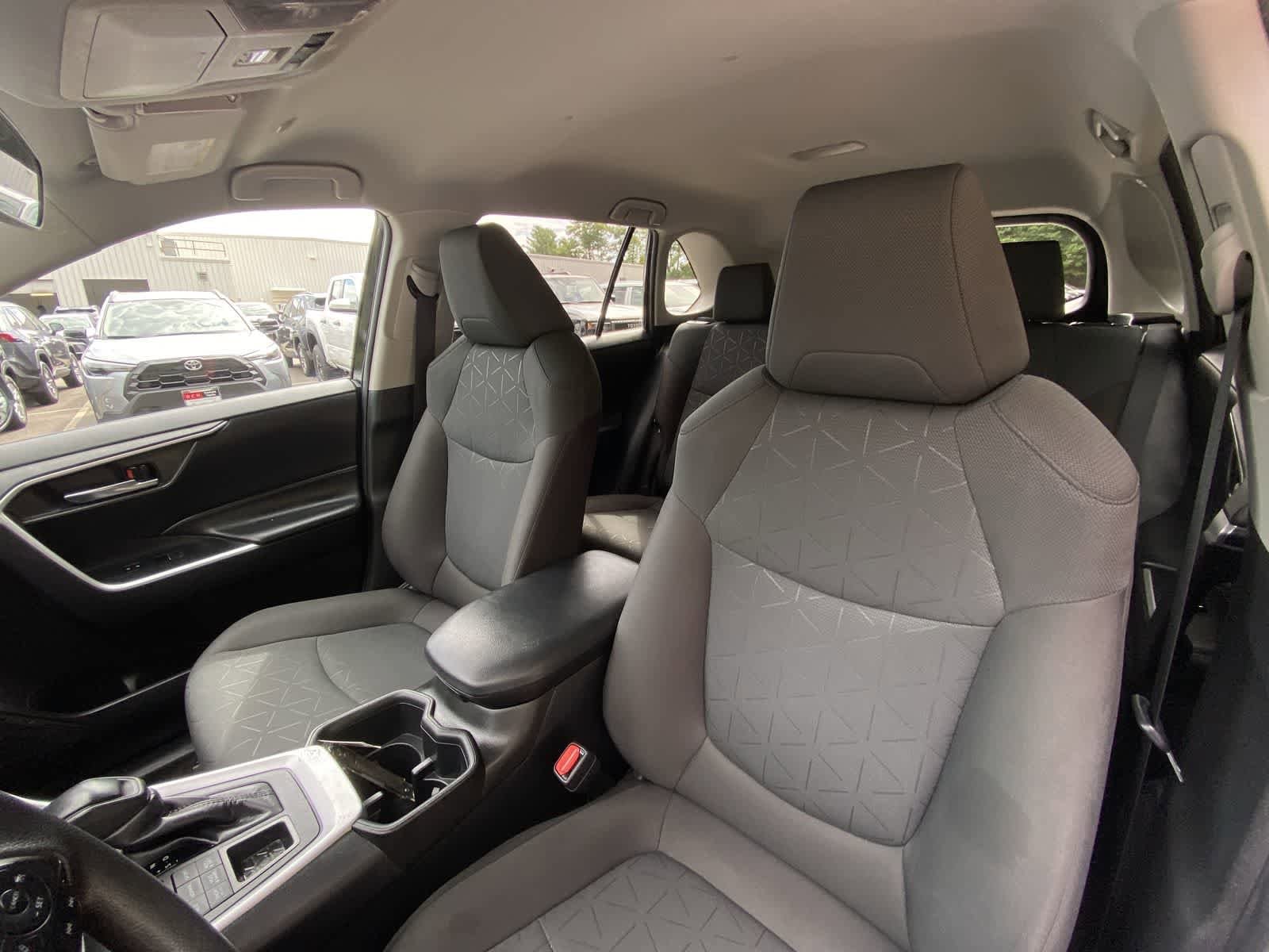 Thumbnail: 2024 Toyota RAV4 - 17