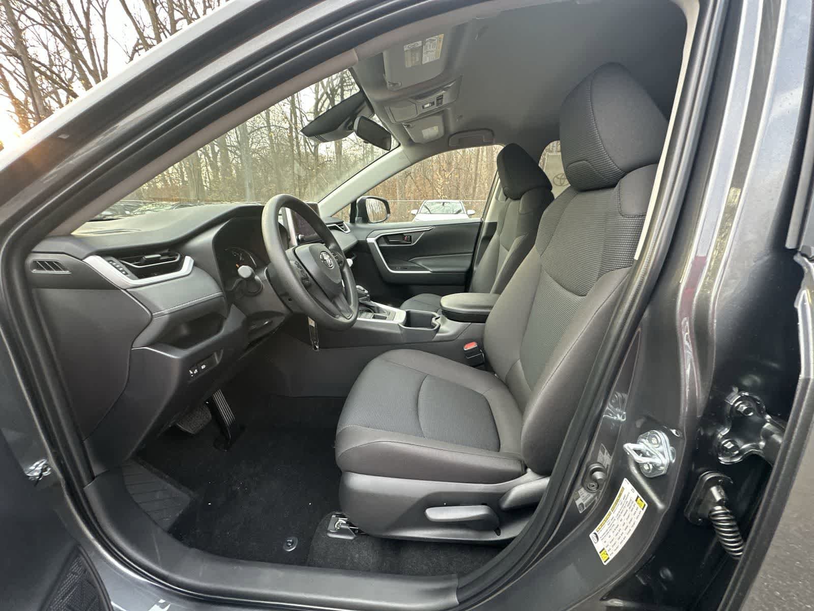 Thumbnail: 2025 Toyota RAV4 - 29