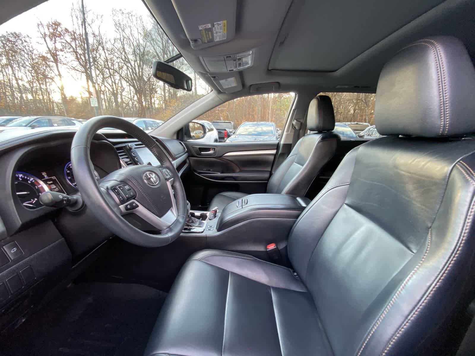 Thumbnail: 2016 Toyota Highlander - 24