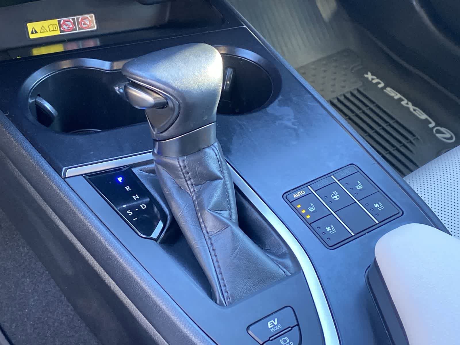 Thumbnail: 2023 Lexus UX - 35