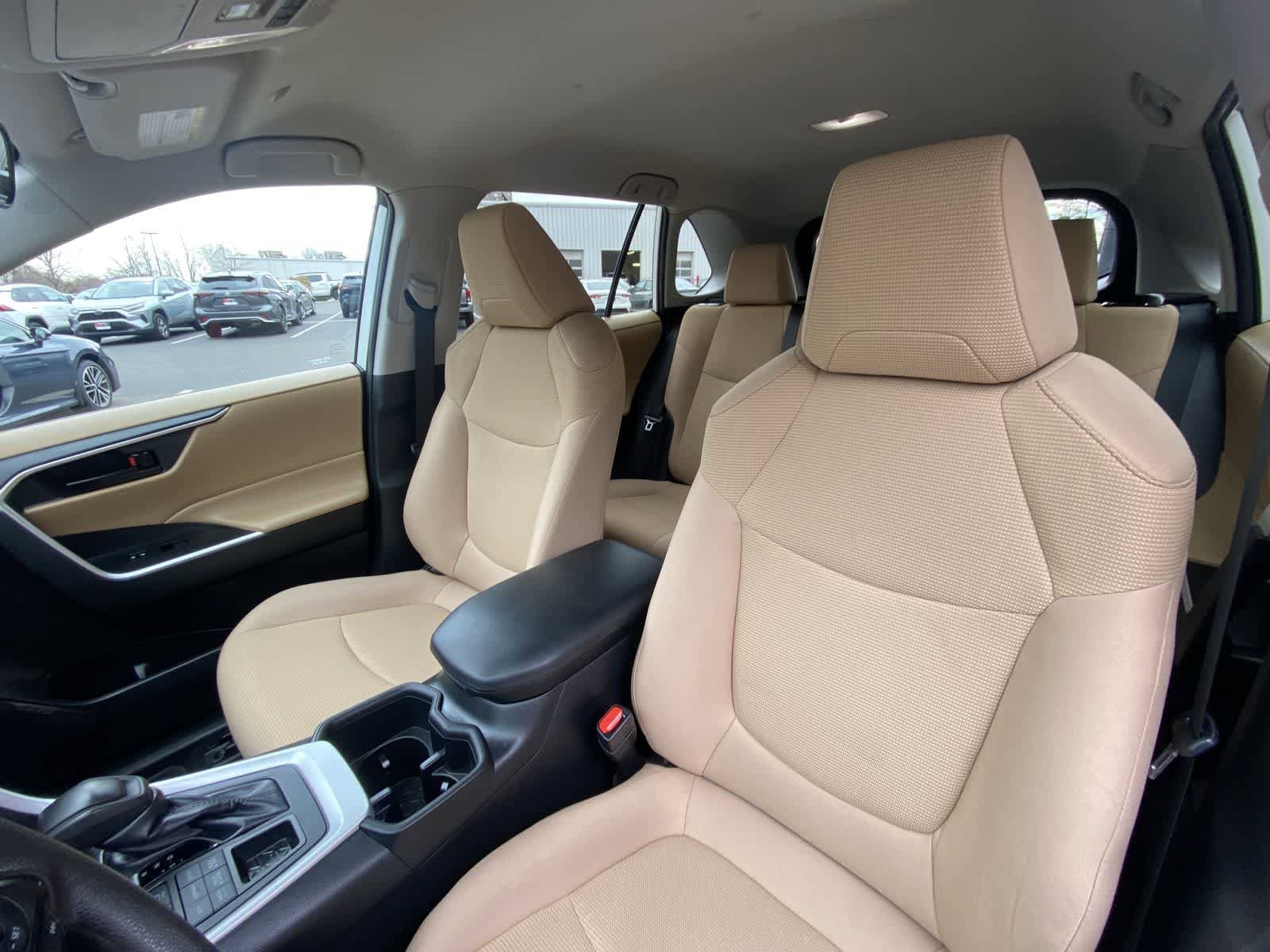 Thumbnail: 2023 Toyota RAV4 - 17