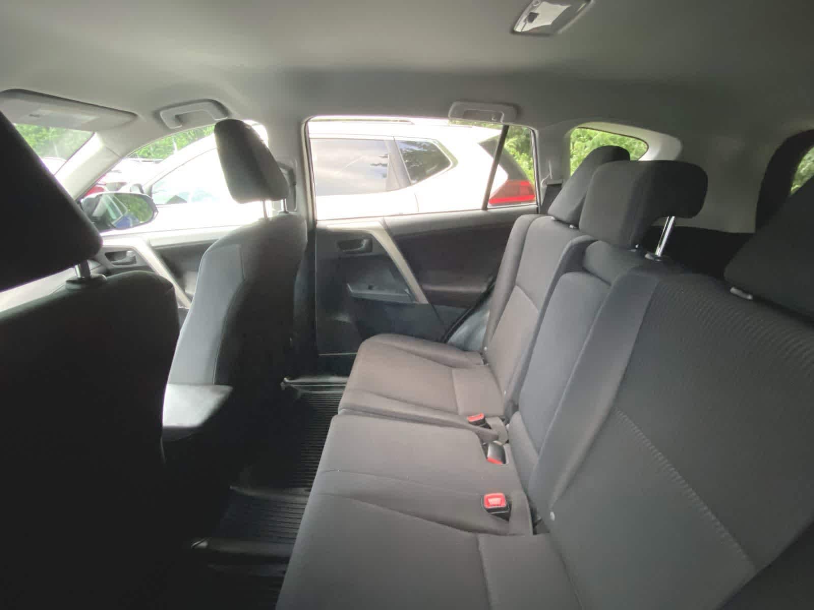 Thumbnail: 2015 Toyota RAV4 - 8
