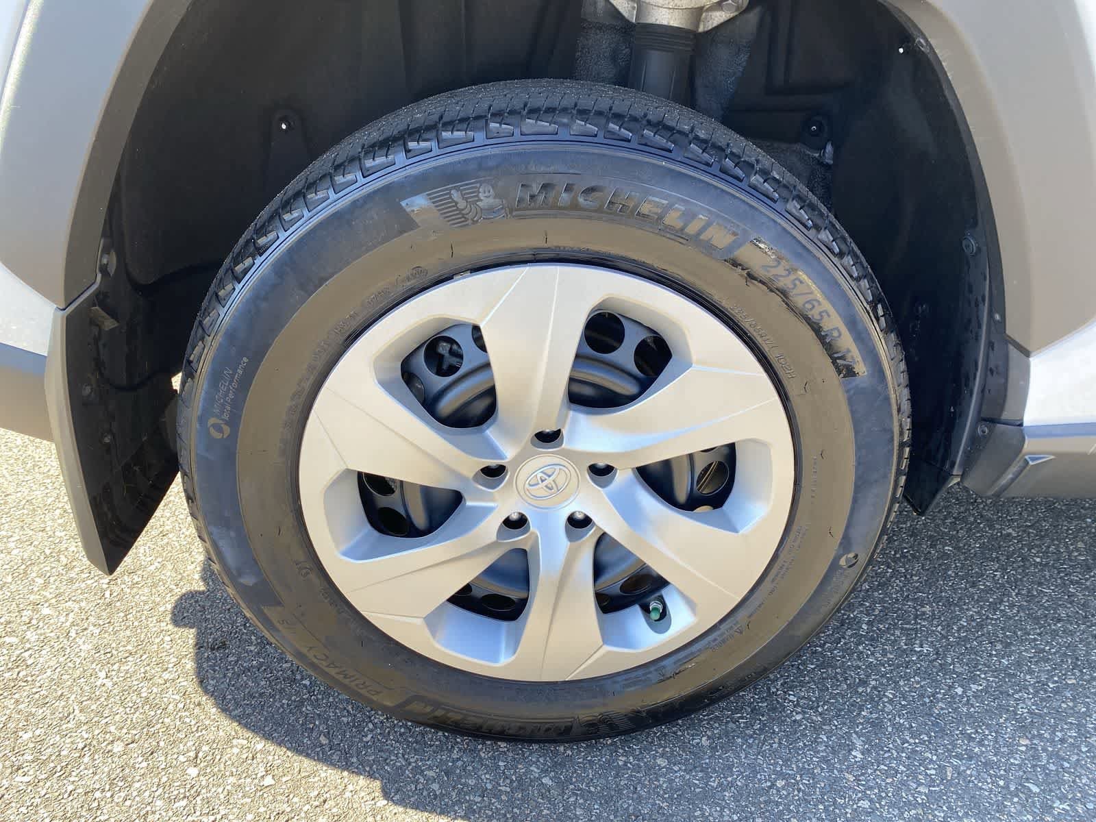 Thumbnail: 2023 Toyota RAV4 - 16