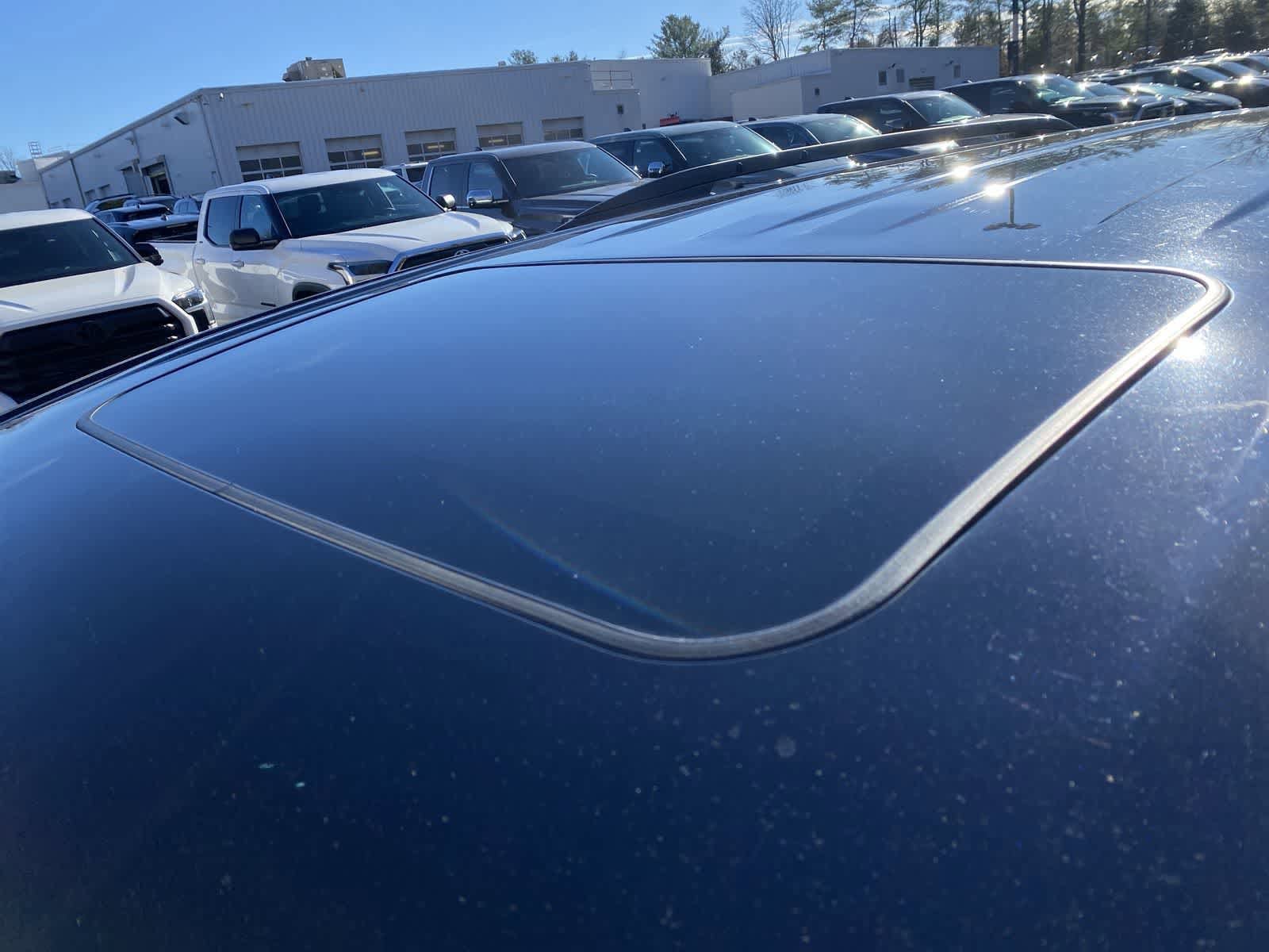 Thumbnail: 2023 Toyota Sienna - 18