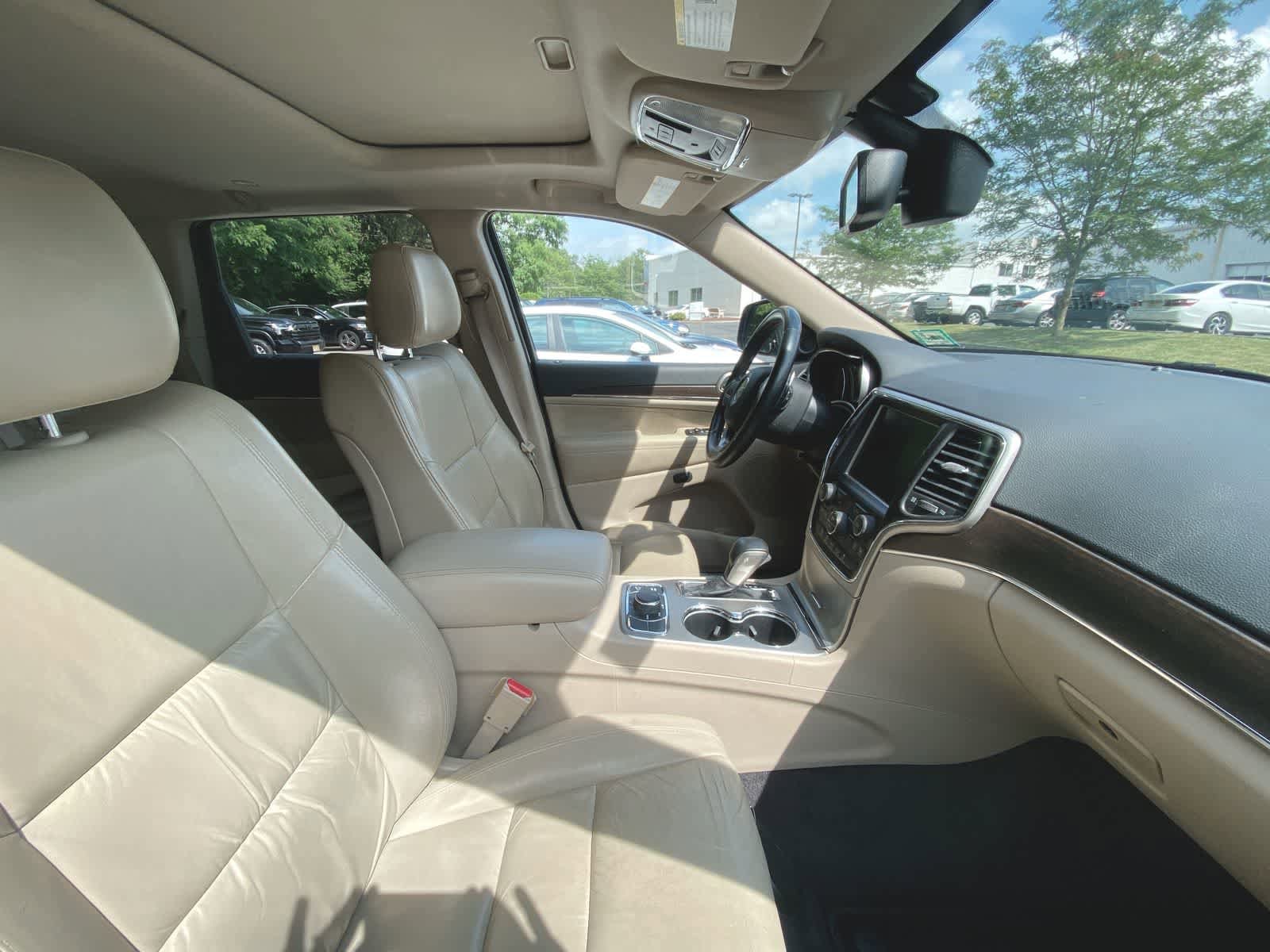 Thumbnail: 2016 Jeep Grand Cherokee - 5