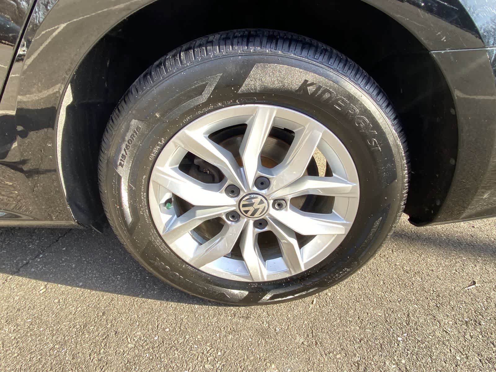 Thumbnail: 2016 Volkswagen Passat - 19