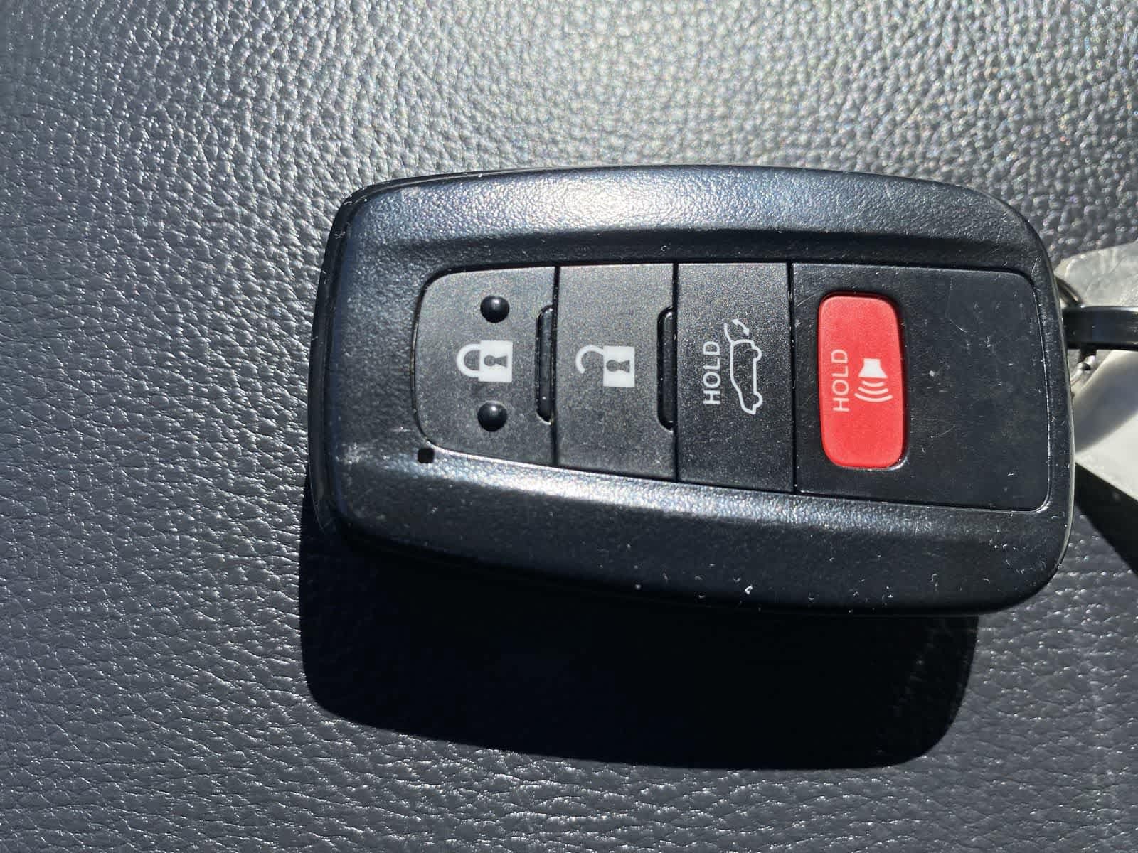 Thumbnail: 2021 Toyota RAV4 - 35