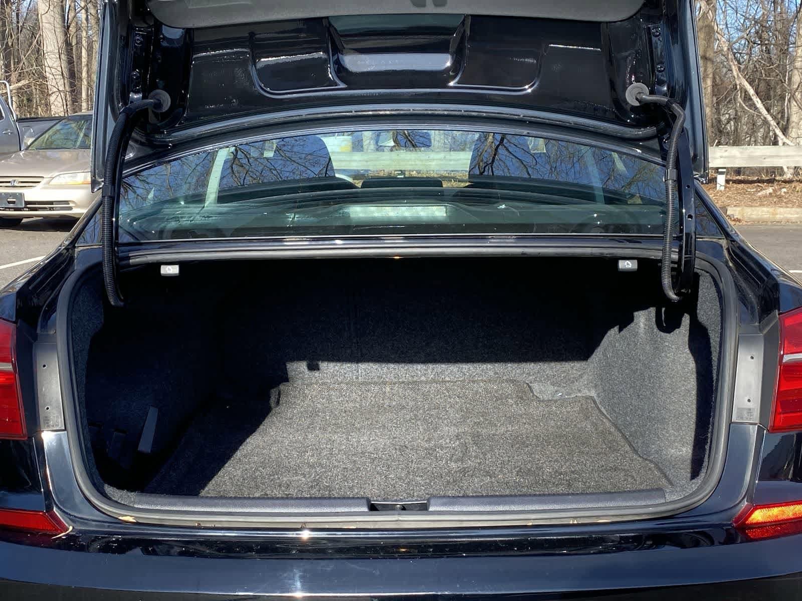 Thumbnail: 2016 Volkswagen Passat - 17