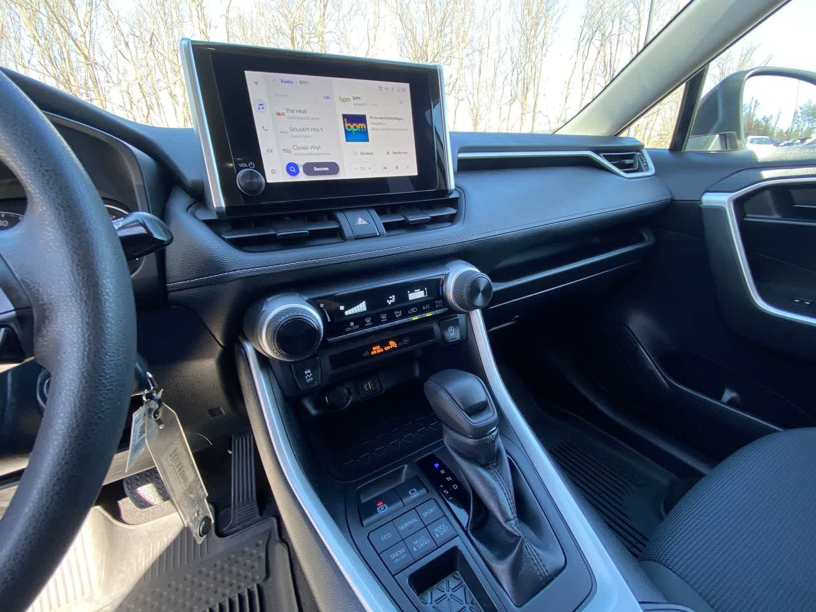 Thumbnail: 2023 Toyota RAV4 - 22