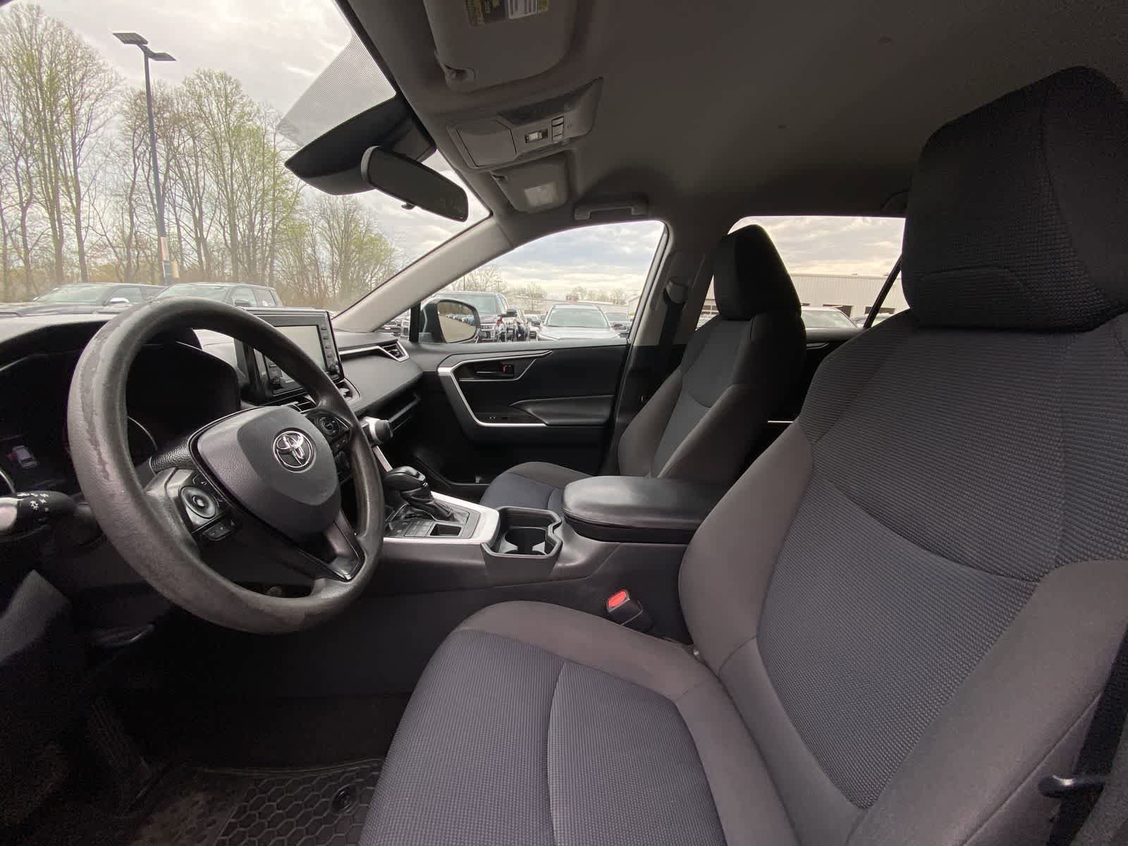 Thumbnail: 2019 Toyota RAV4 - 16