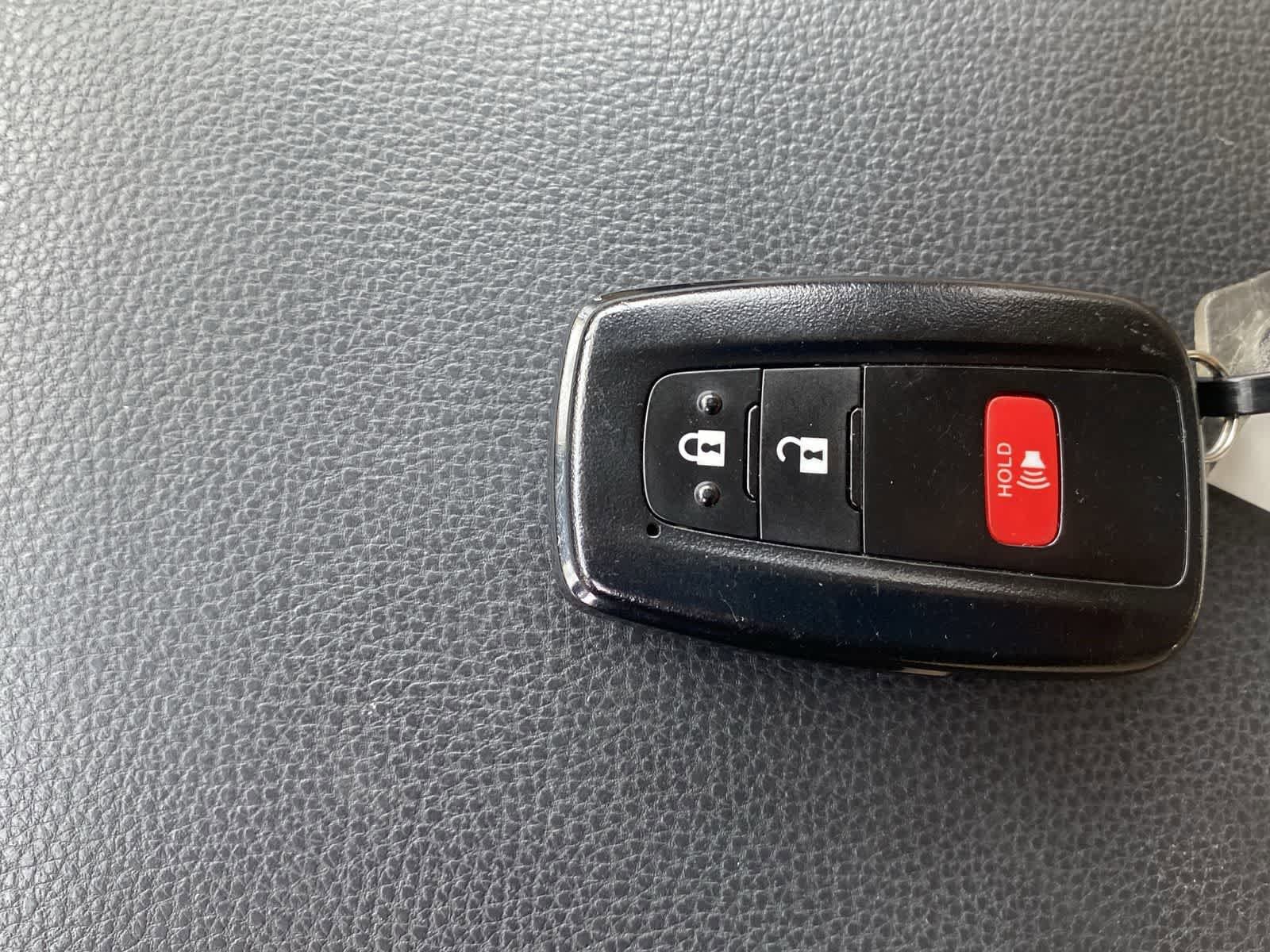 Thumbnail: 2022 Toyota RAV4 - 31