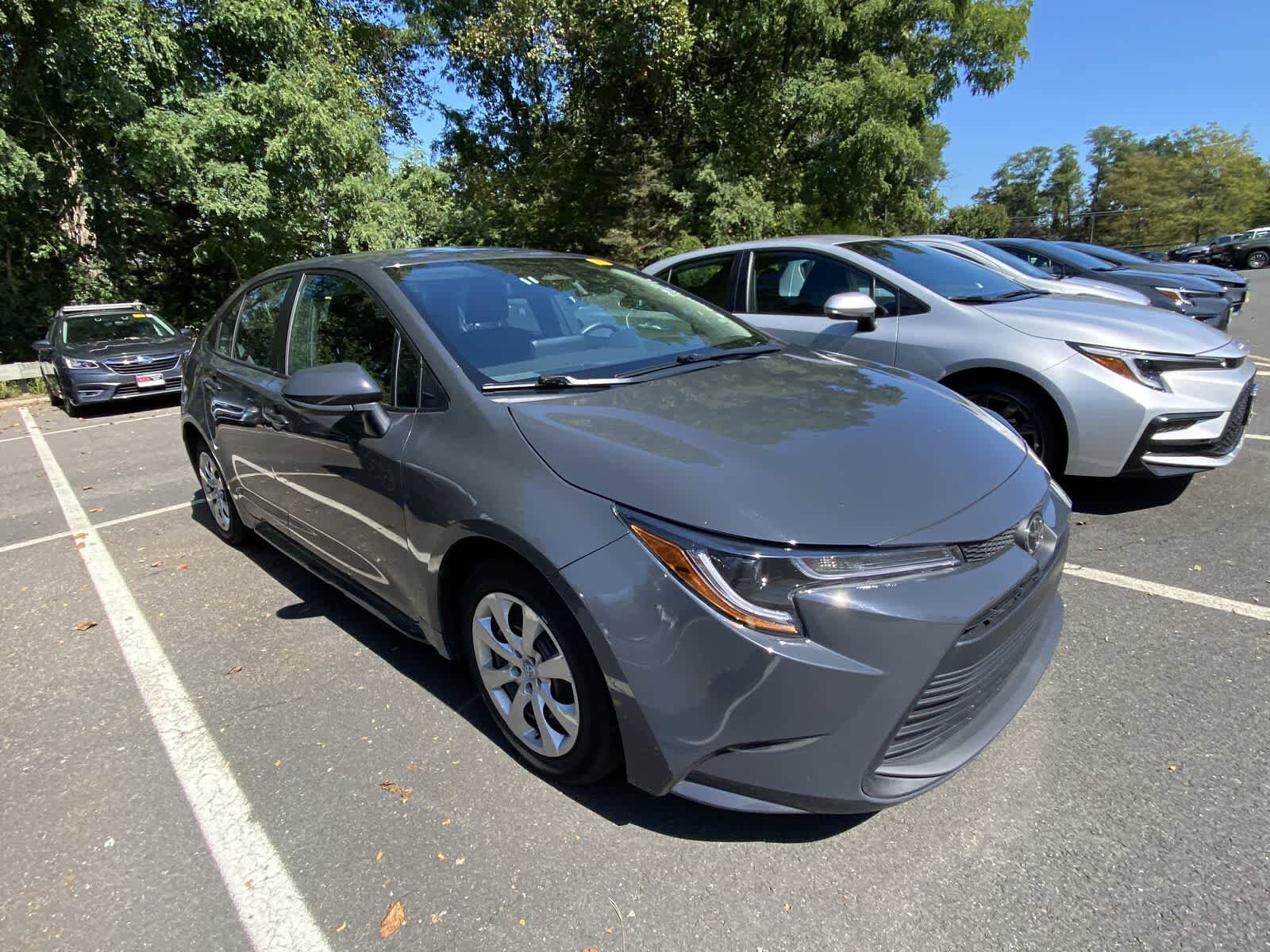 2023 Toyota Corolla LE photo 3