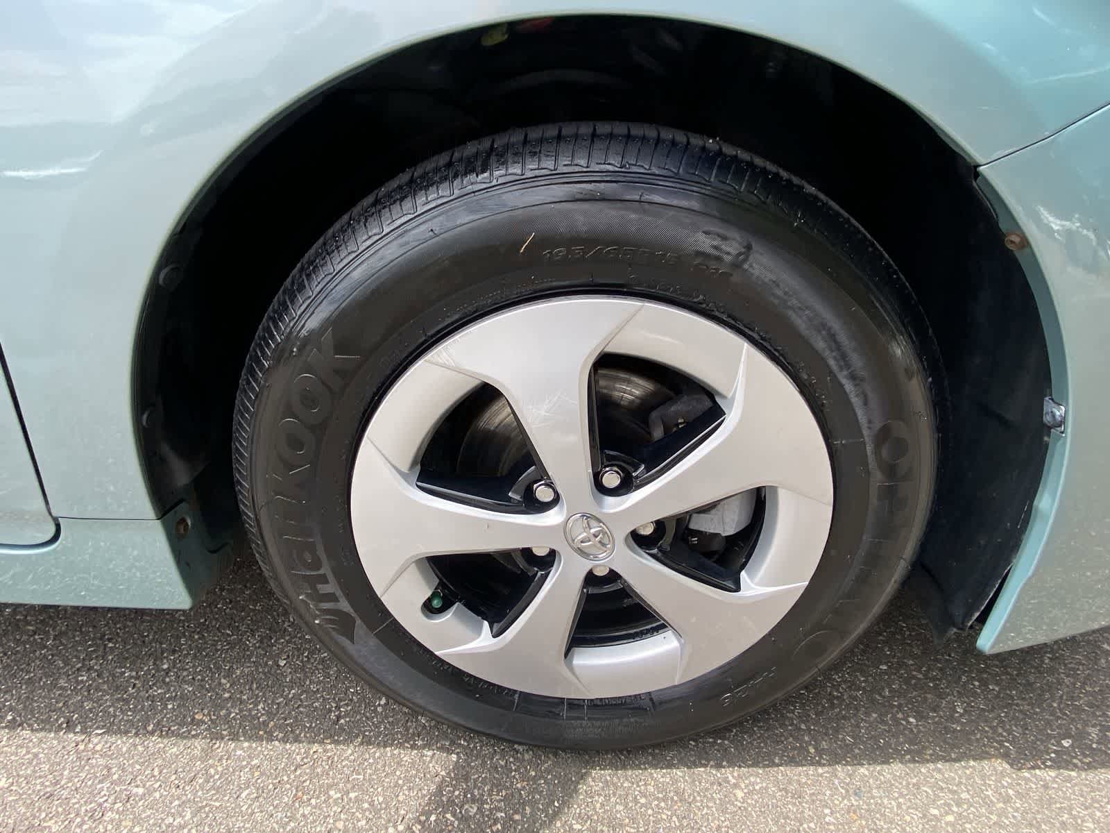 Thumbnail: 2014 Toyota Prius - 14