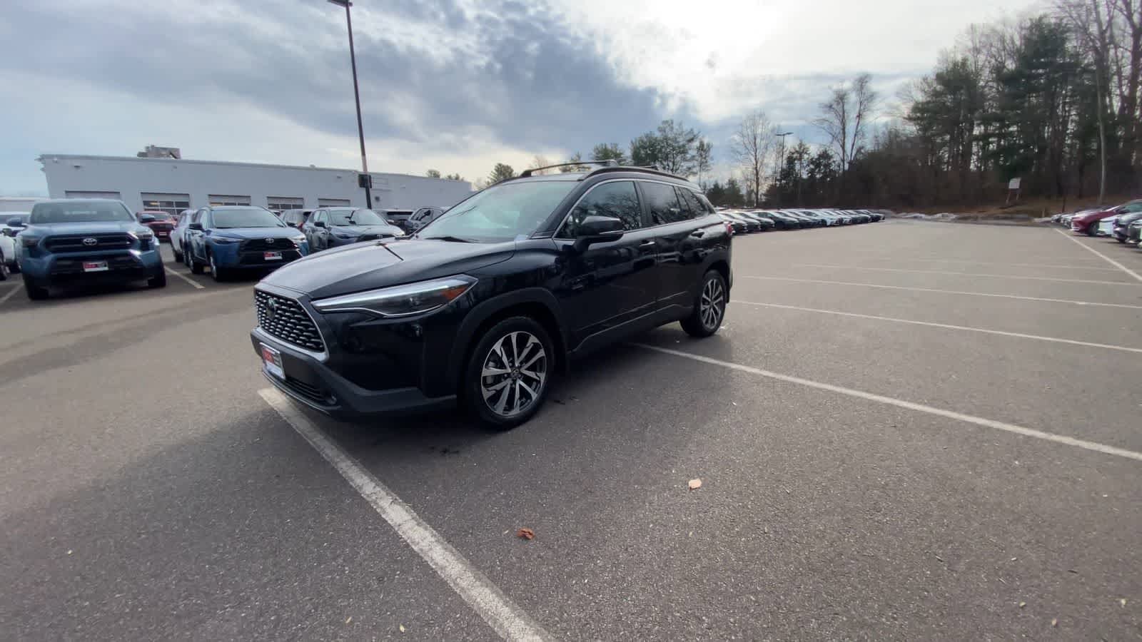 Thumbnail: 2024 Toyota Corolla Cross - 4