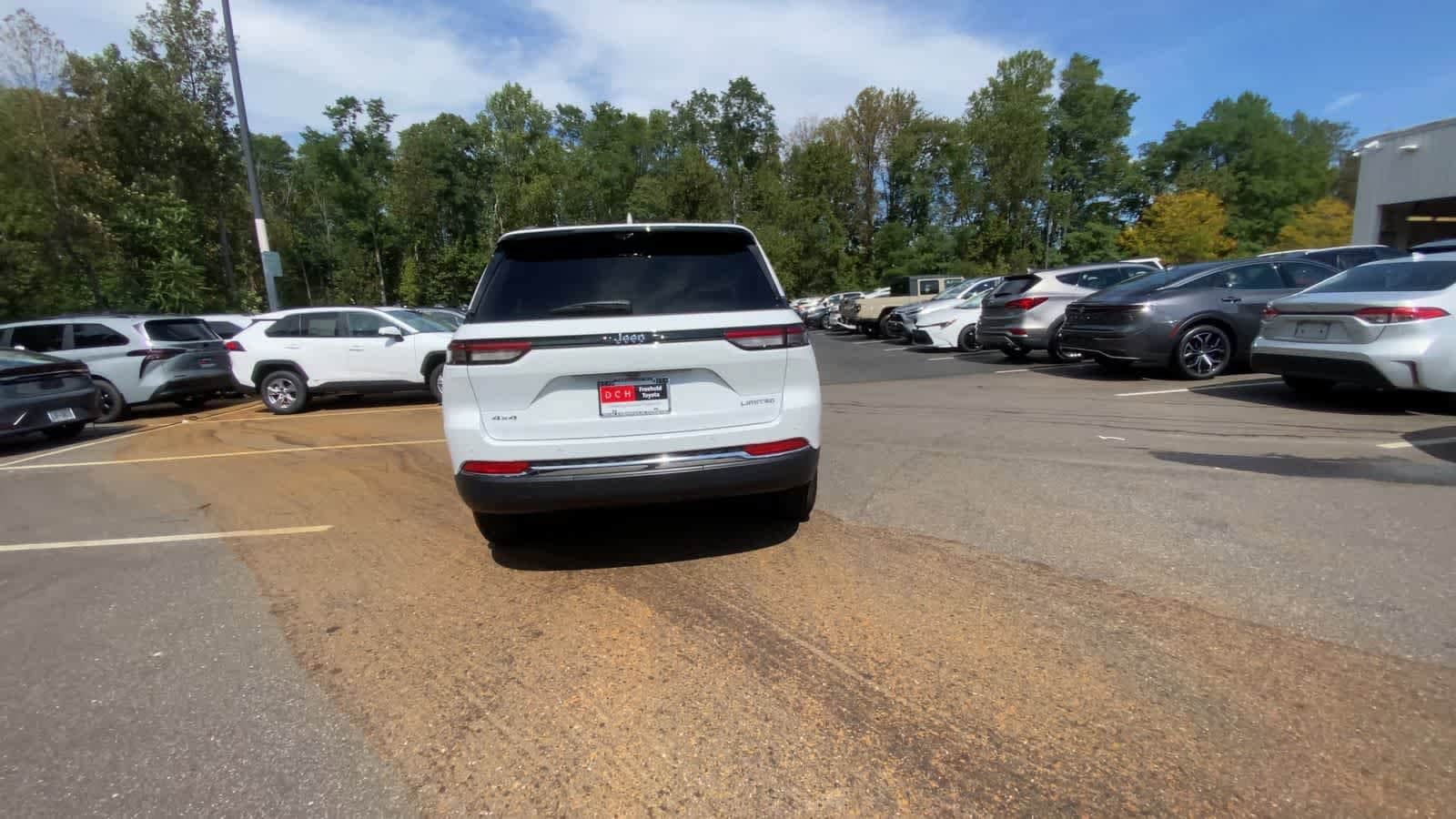 Thumbnail: 2024 Jeep Grand Cherokee - 8