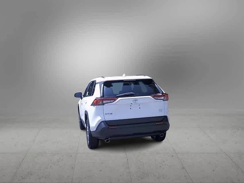 2025 Toyota RAV4 XLE 7