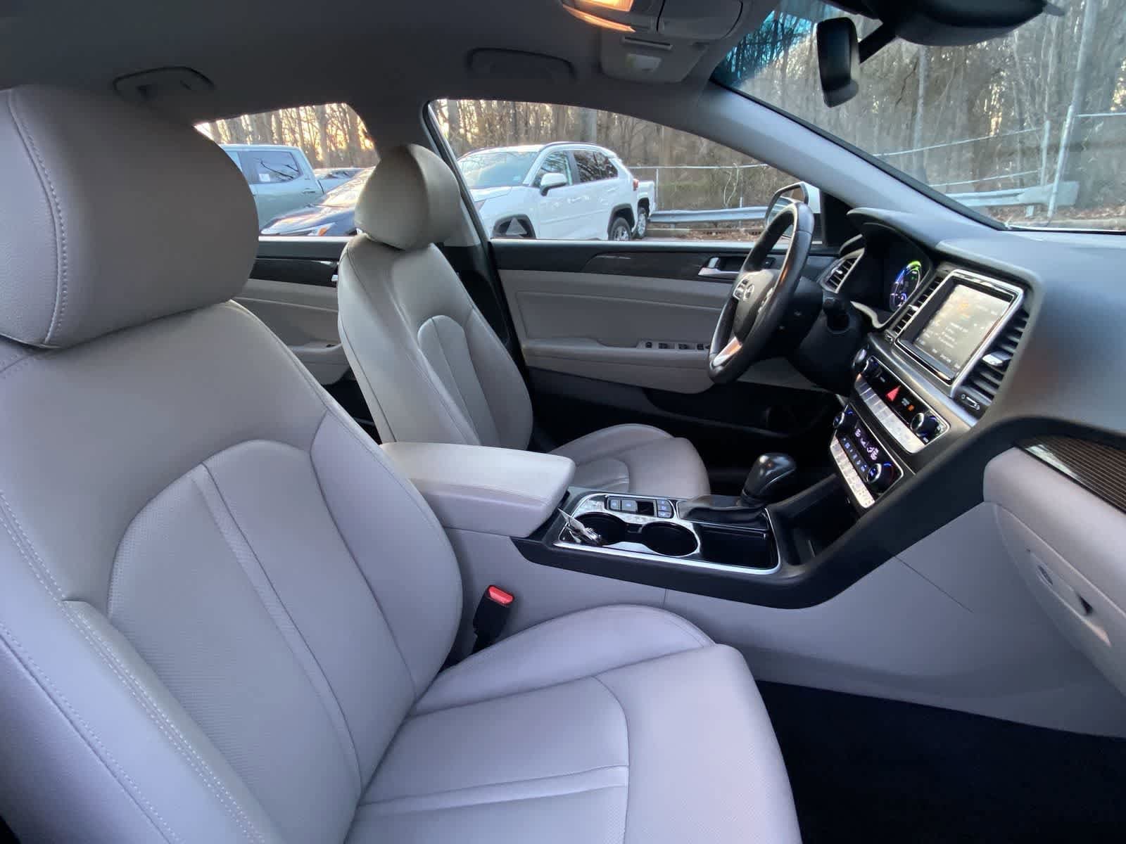 Thumbnail: 2019 Hyundai Sonata - 30