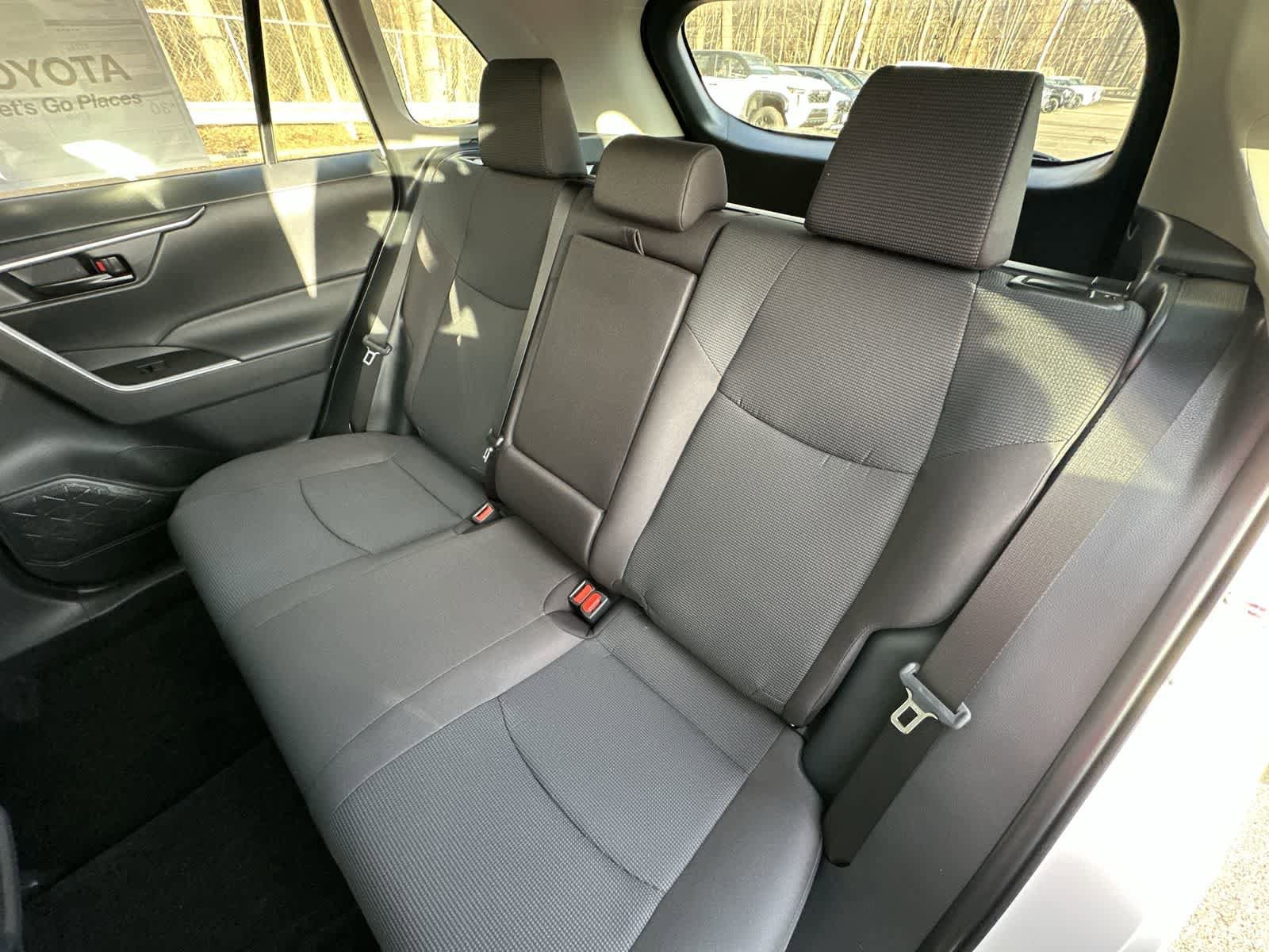 Thumbnail: 2025 Toyota RAV4 - 29