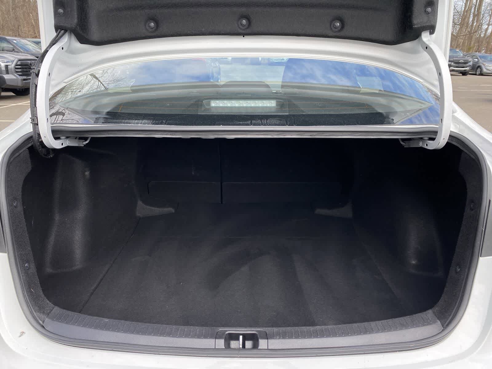 Thumbnail: 2024 Toyota Corolla - 10