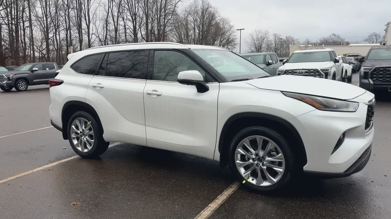 Thumbnail: 2026 Toyota Highlander - 2