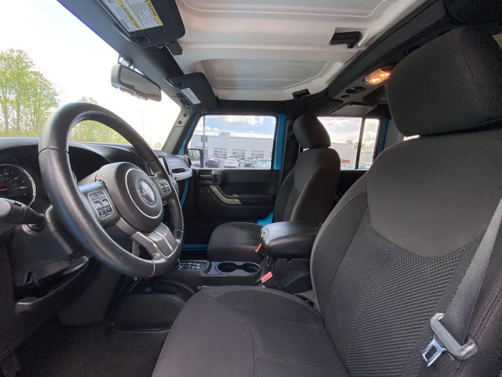 Thumbnail: 2017 Jeep Wrangler - 16