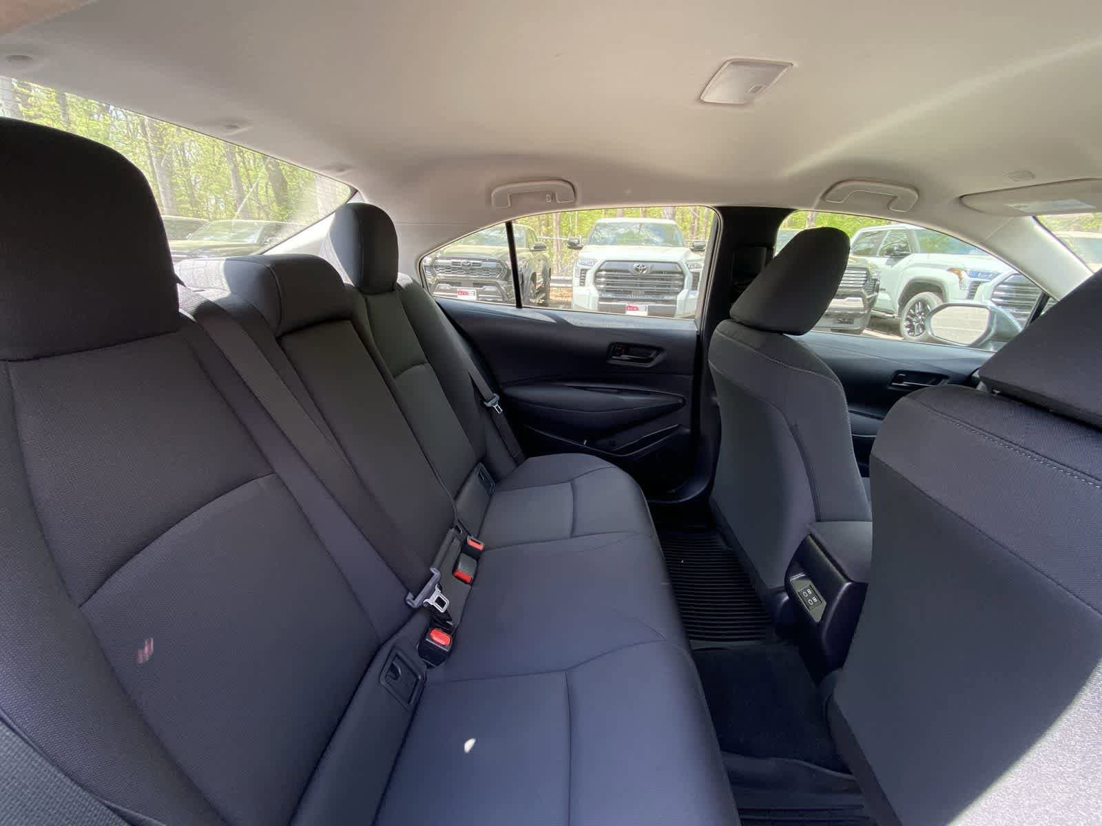 Thumbnail: 2025 Toyota Corolla - 25