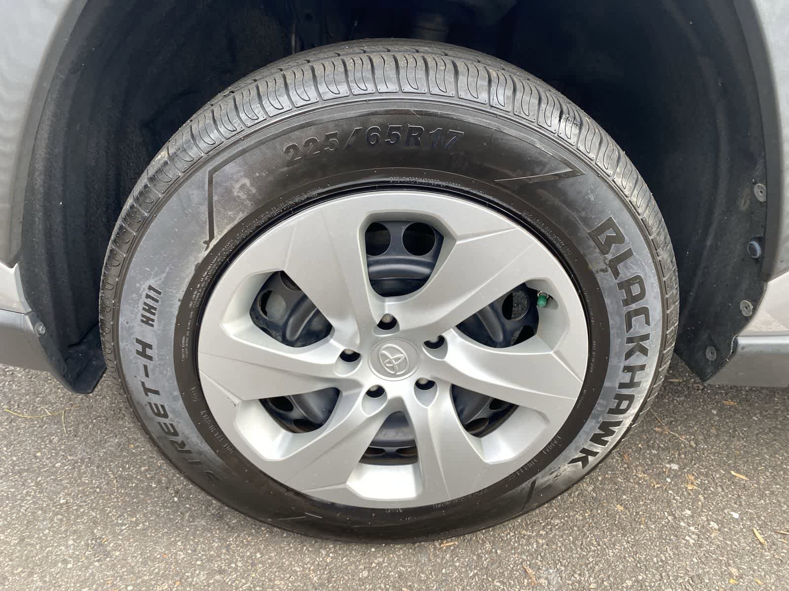 Thumbnail: 2020 Toyota RAV4 - 21