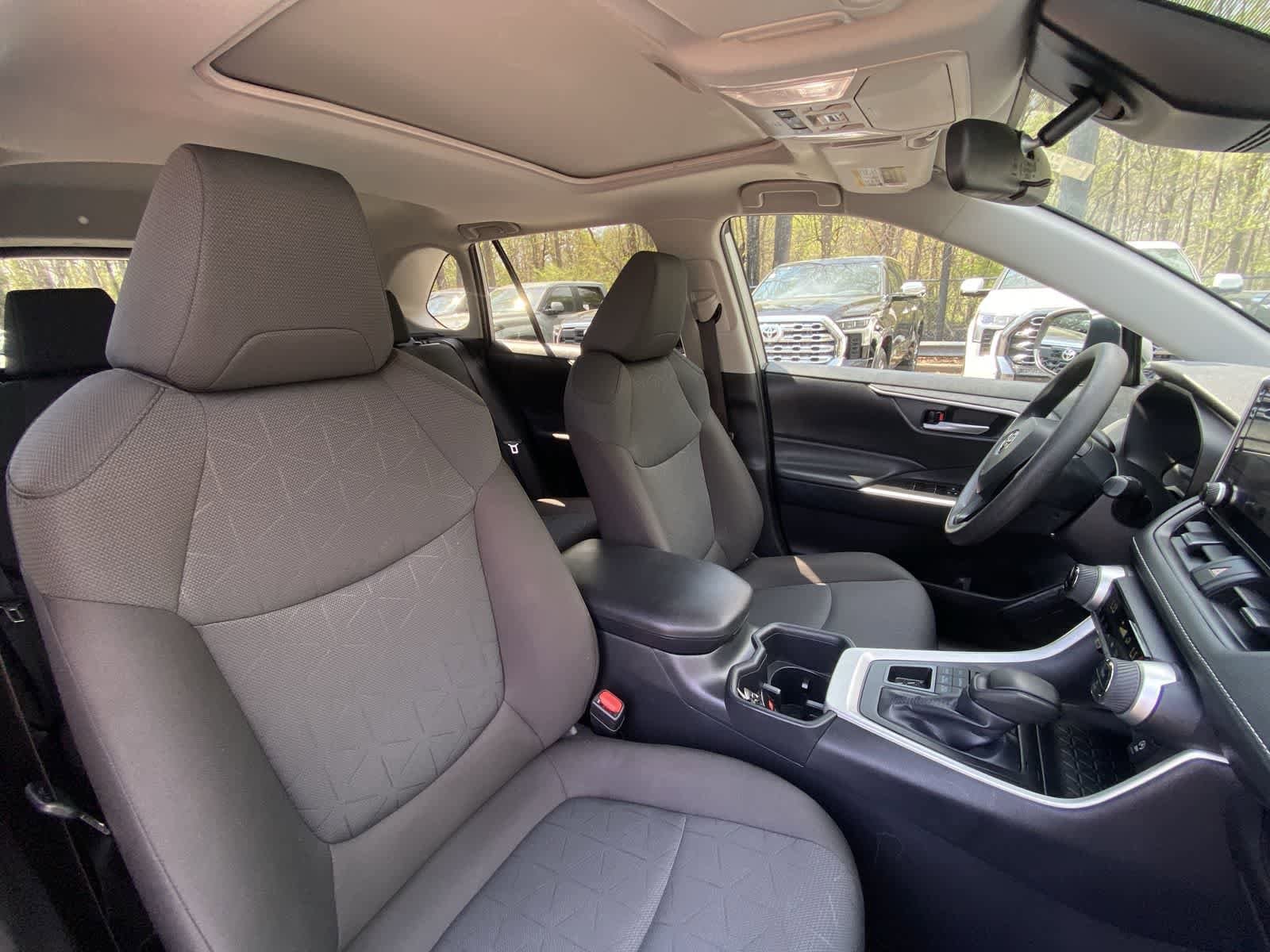 Thumbnail: 2025 Toyota RAV4 - 25