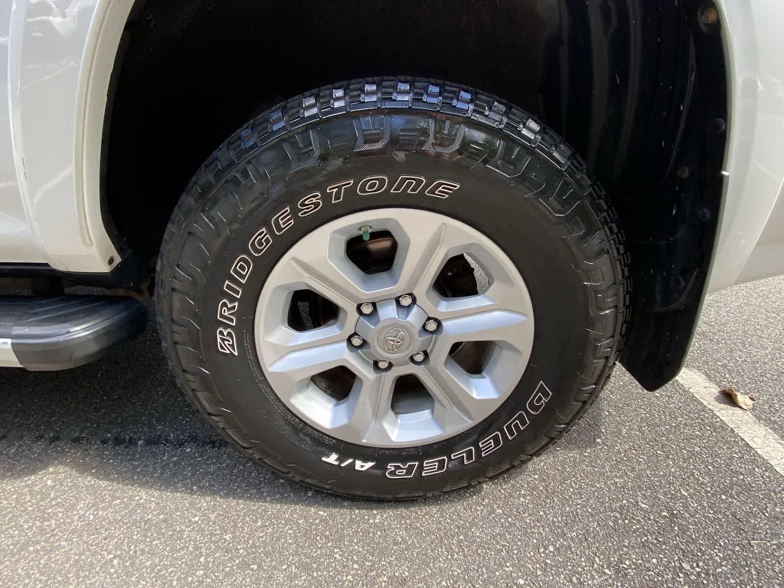 Thumbnail: 2014 Toyota 4Runner - 12
